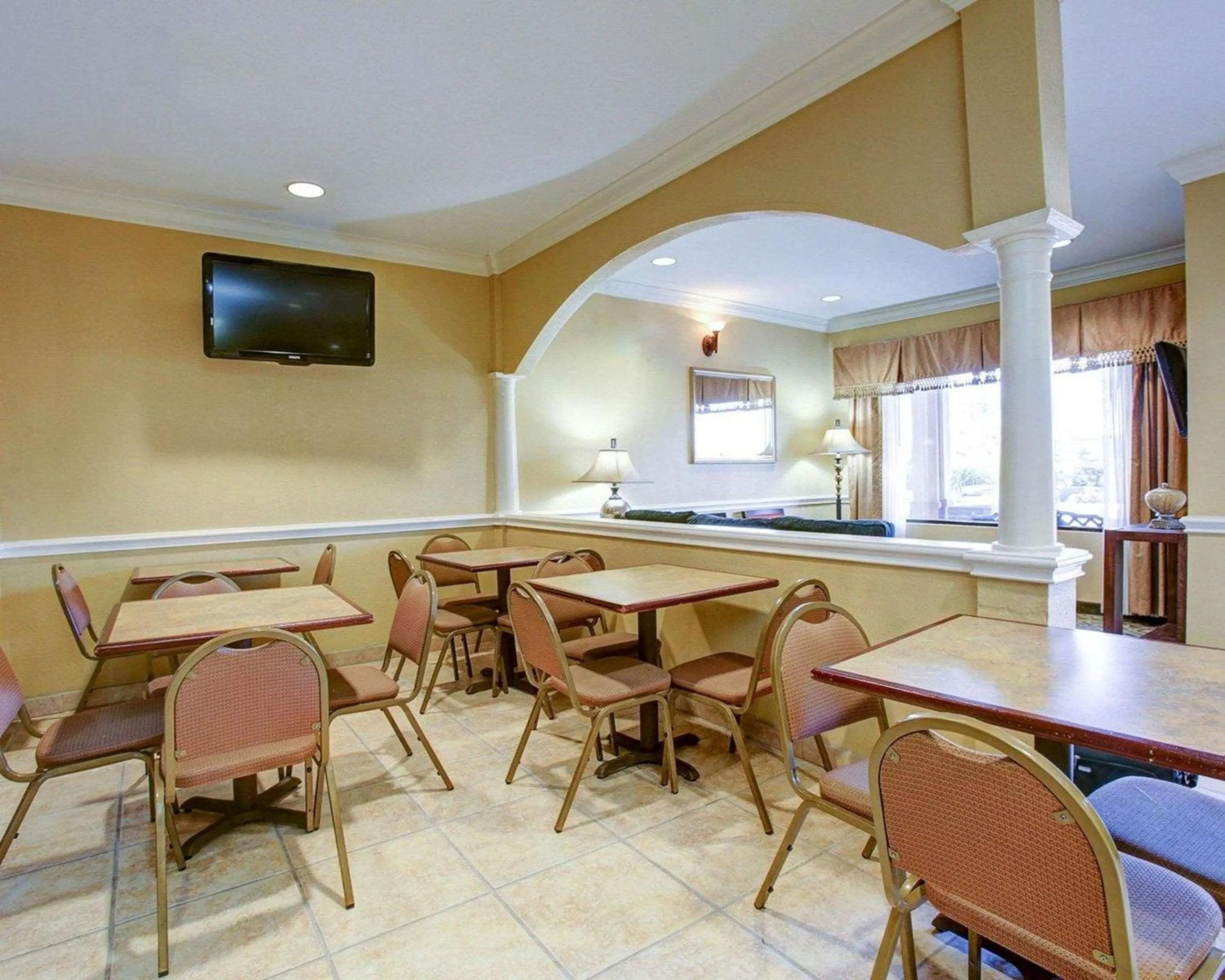 Restaurant/places to eat in Comfort Suites Brenham