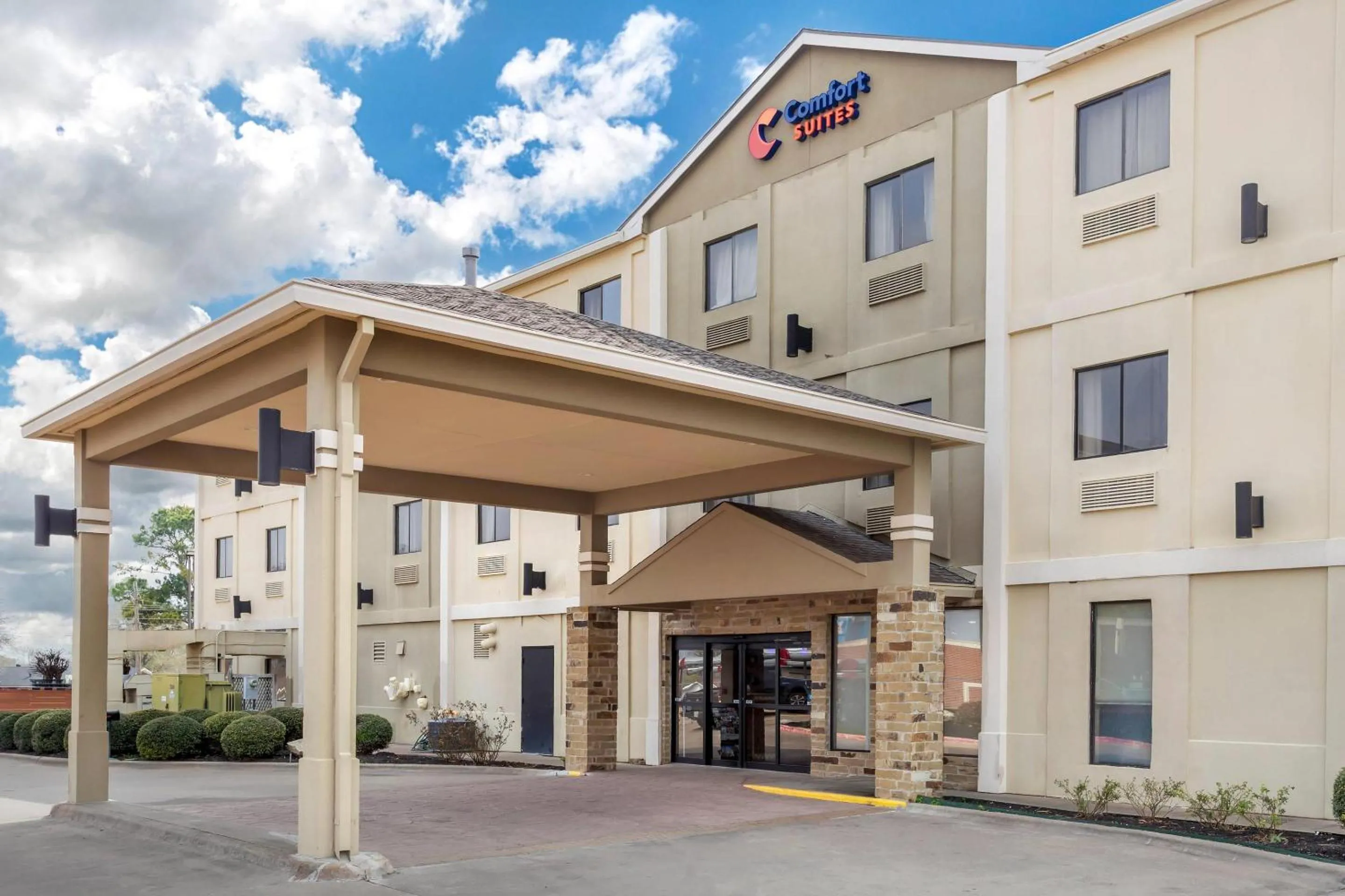 Property building in Comfort Suites Brenham