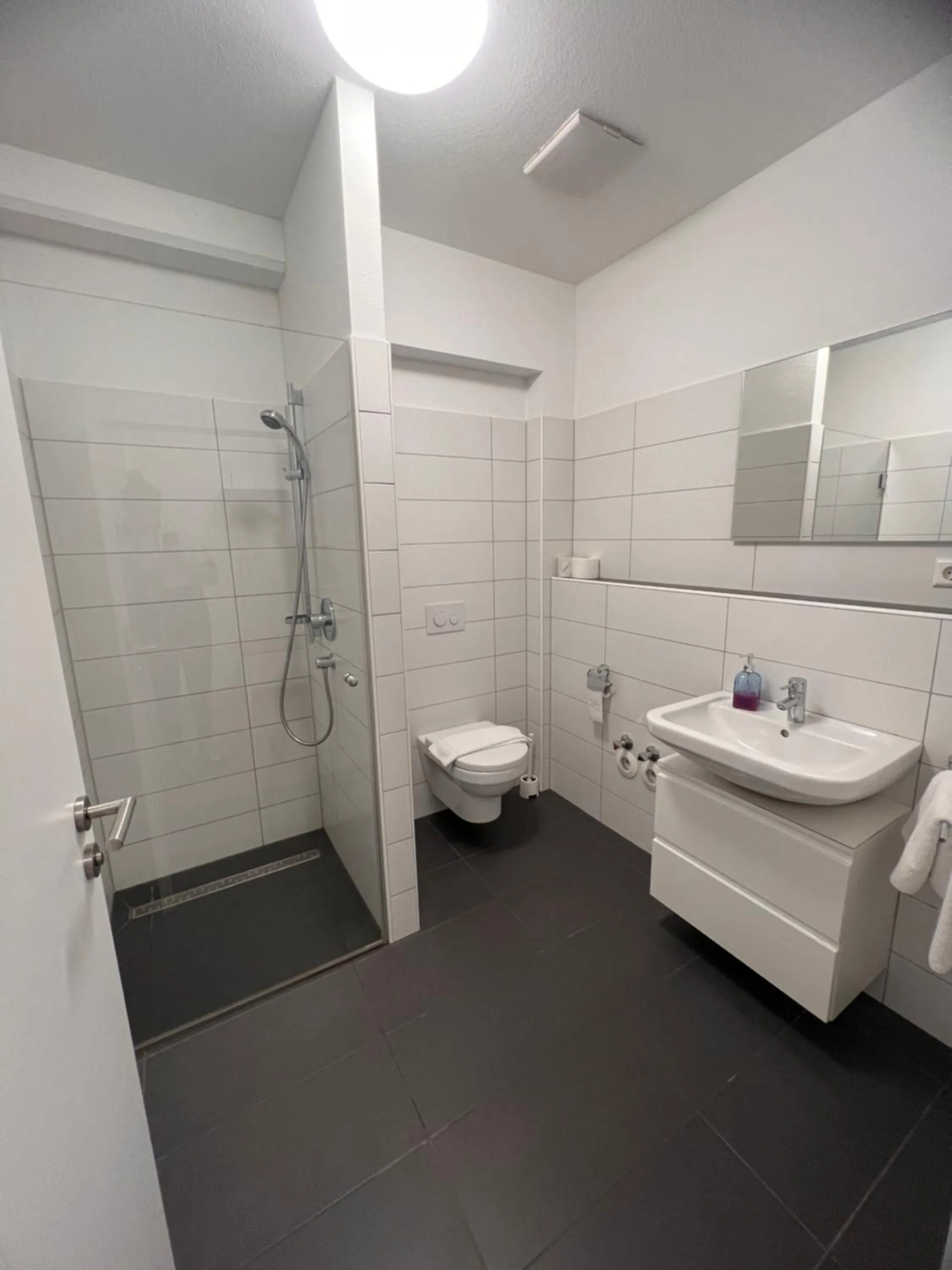 Bathroom in New Age Boardinghaus