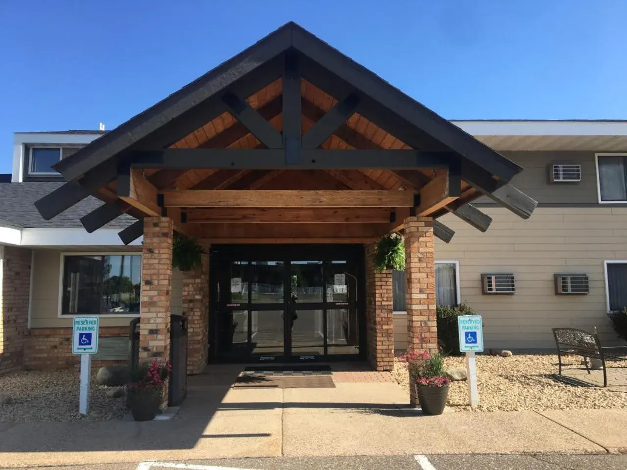 Facade/entrance in AmericInn by Wyndham New Richmond Facade/entrance in AmericInn by Wyndham New Richmond