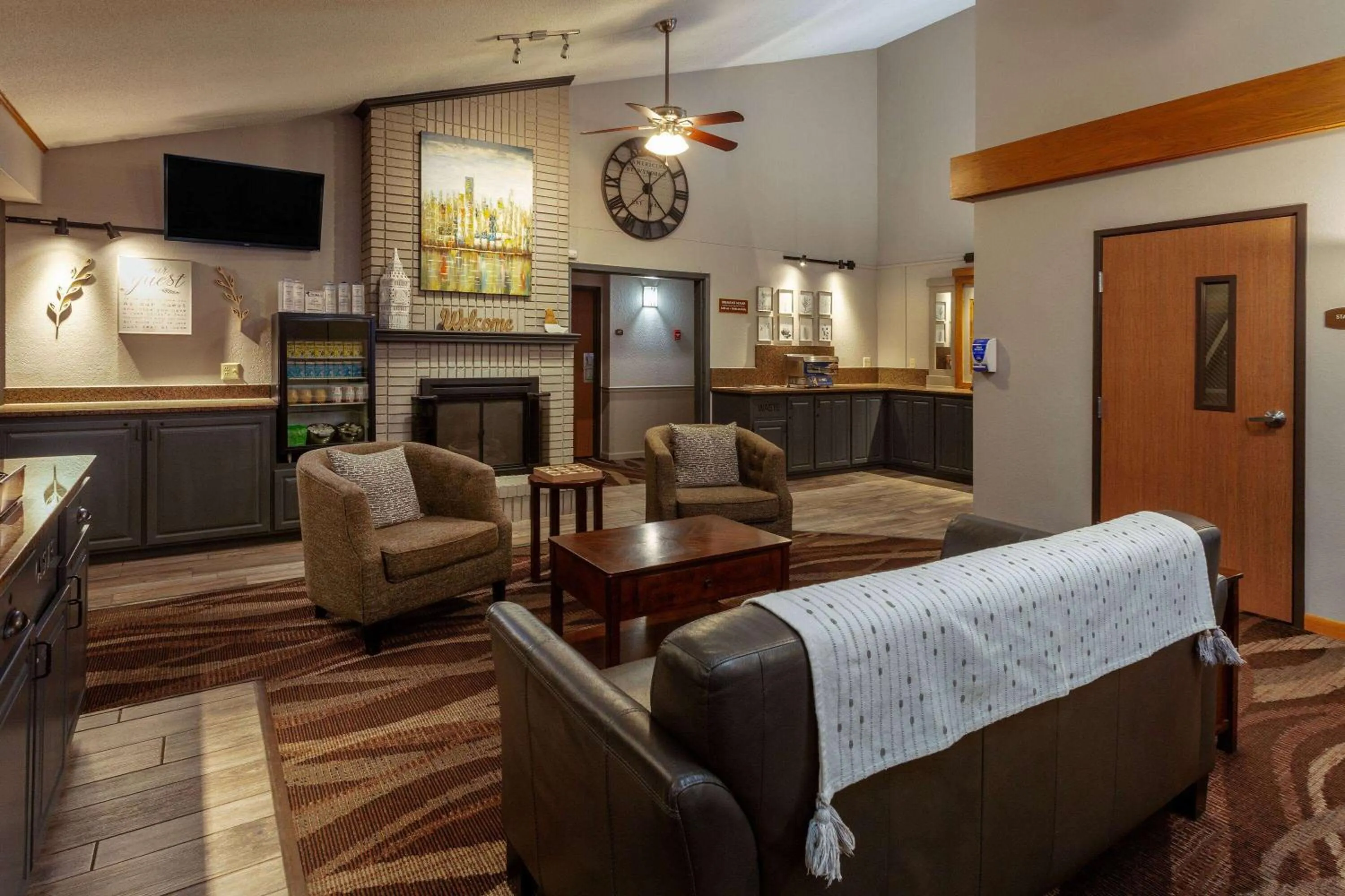 Lobby or reception in AmericInn by Wyndham New Richmond