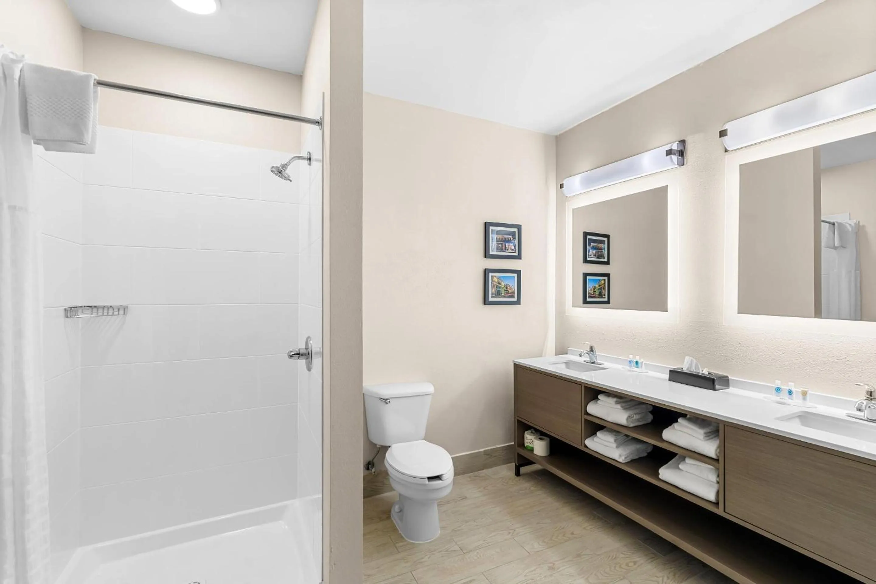 Bedroom in Comfort Suites Daphne - Mobile East Bay