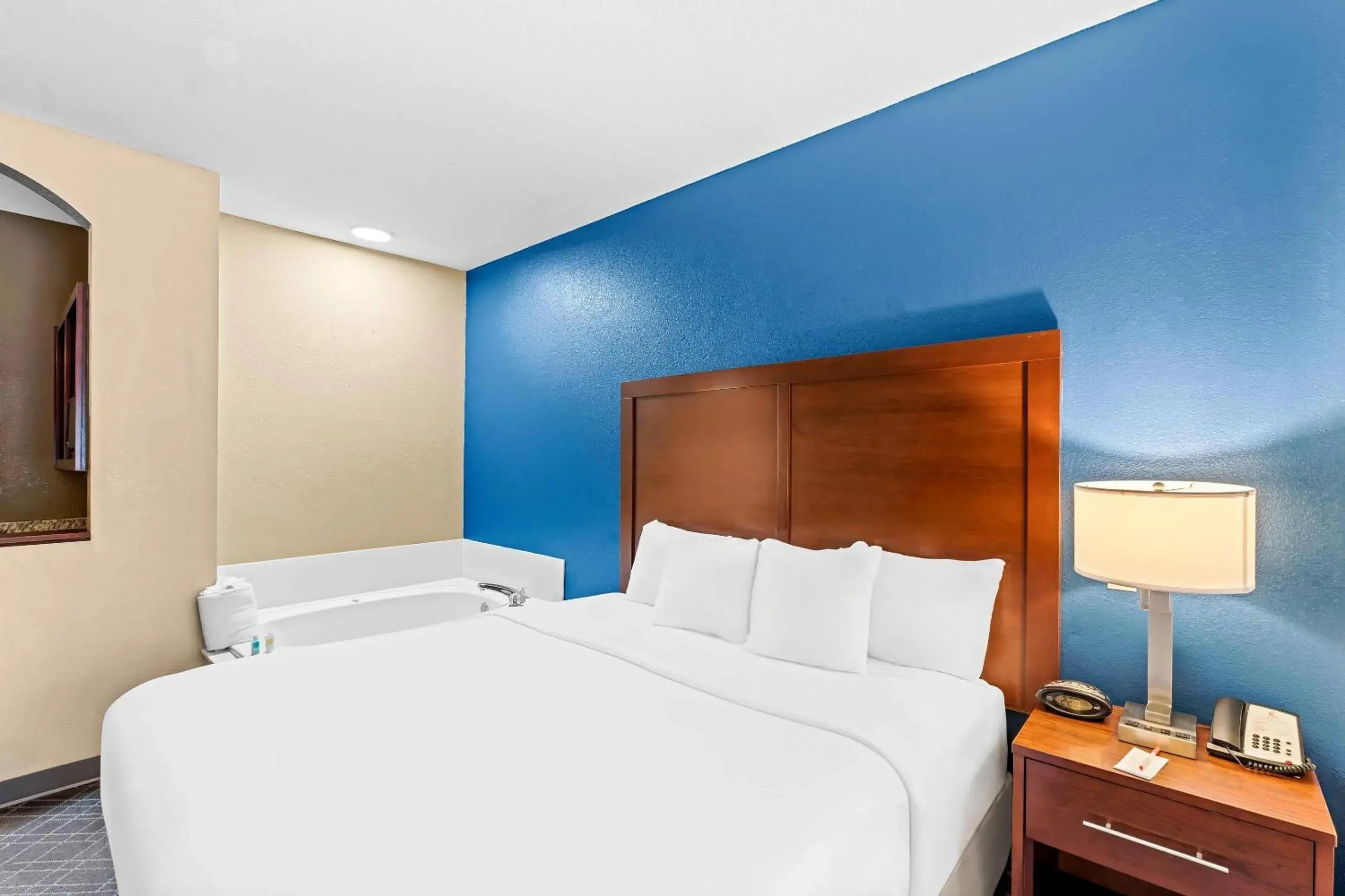 Bedroom, Bed in Comfort Suites Daphne - Mobile East Bay Bedroom, Bed in Comfort Suites Daphne - Mobile East Bay