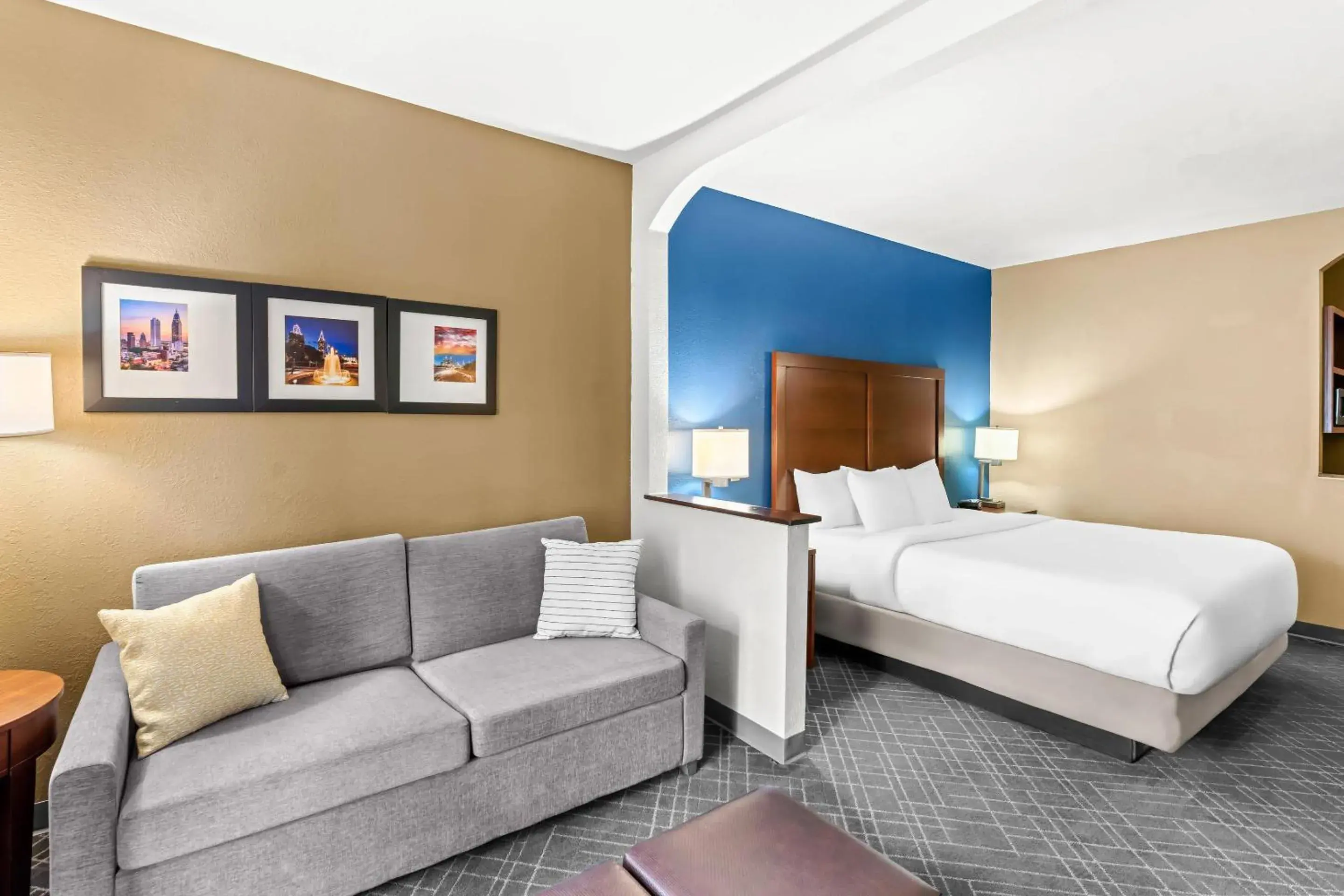 Bedroom, Bed in Comfort Suites Daphne - Mobile East Bay Bedroom, Bed in Comfort Suites Daphne - Mobile East Bay