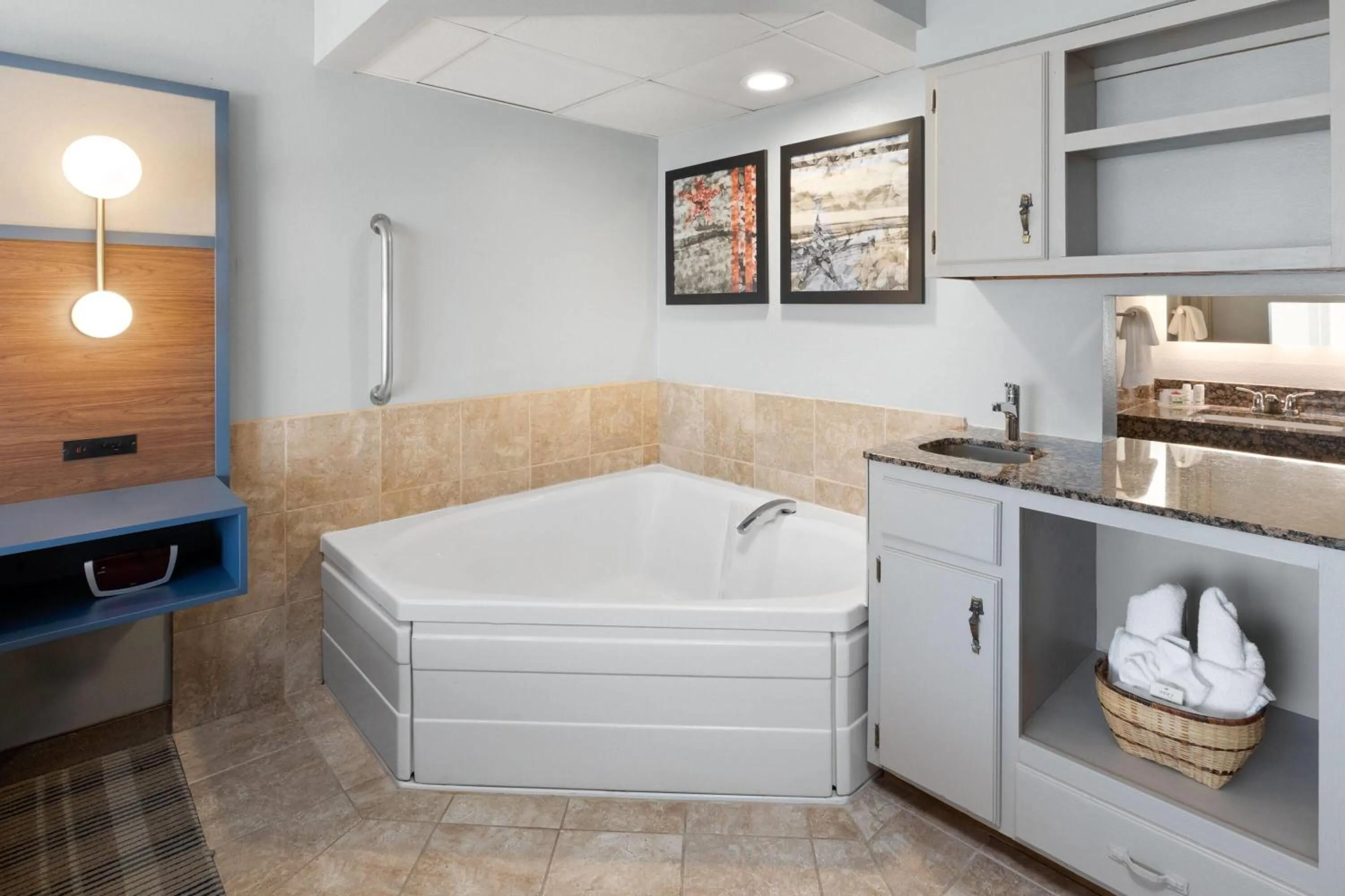 Bath in AmericInn by Wyndham Chippewa Falls