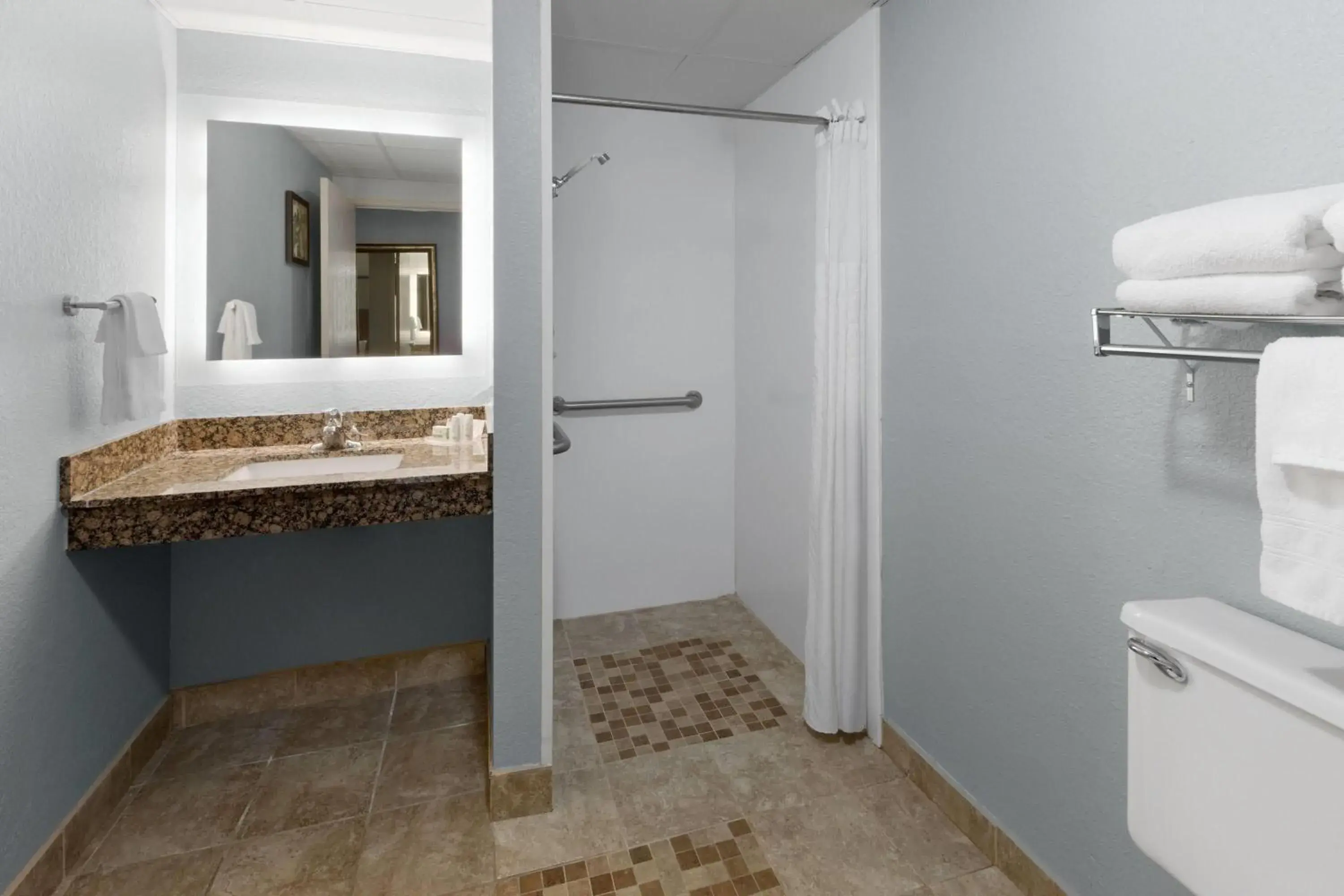 Queen Room with Roll-In Shower - Mobility Accessible/Non-Smoking in AmericInn by Wyndham Chippewa Falls Queen Room with Roll-In Shower - Mobility Accessible/Non-Smoking in AmericInn by Wyndham Chippewa Falls