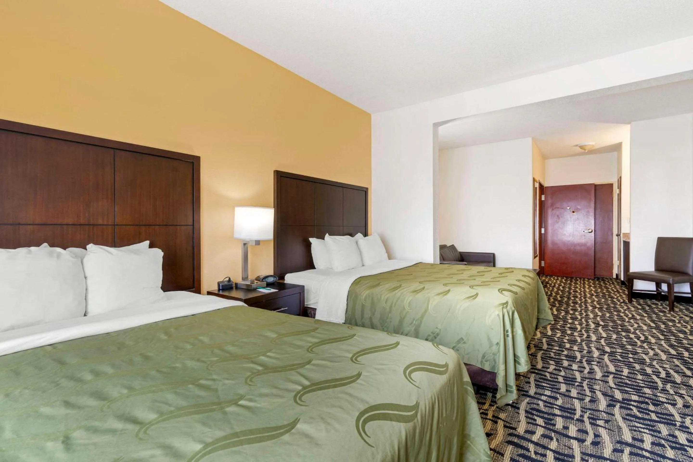 Bedroom, Bed in Quality Suites La Grange