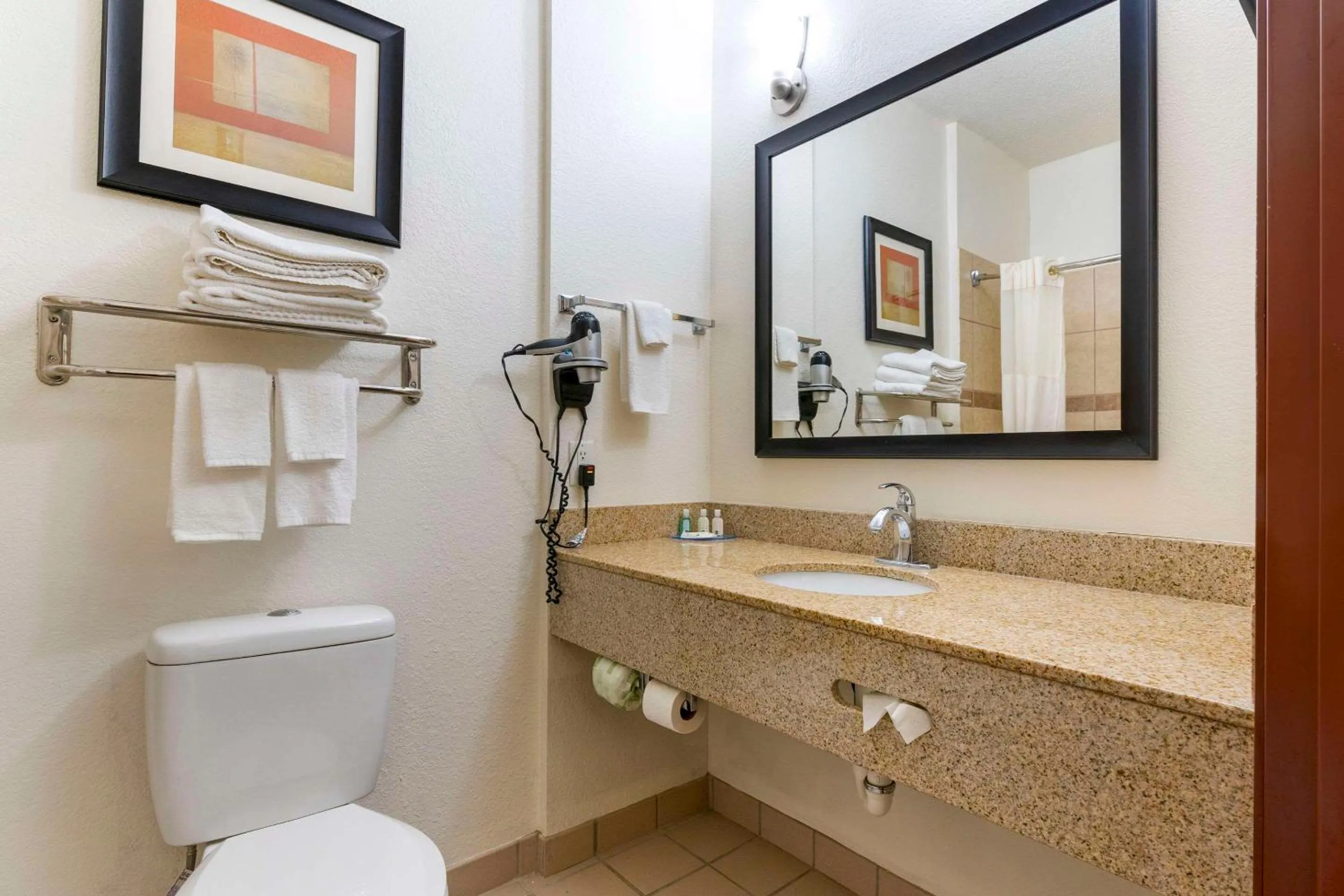 Bedroom in Quality Suites La Grange