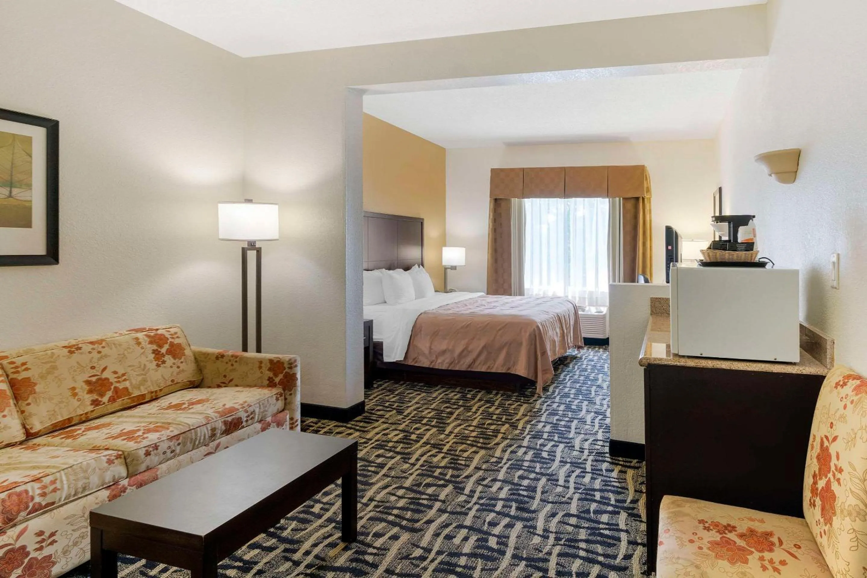 Bedroom, Bed in Quality Suites La Grange