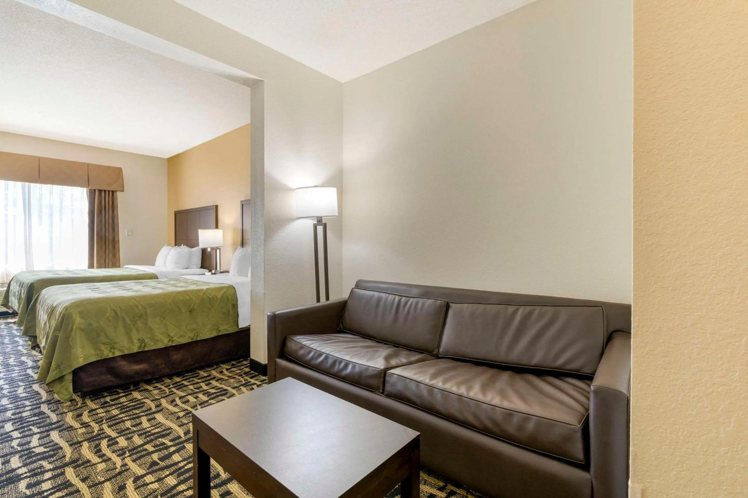 Bedroom, Bed in Quality Suites La Grange