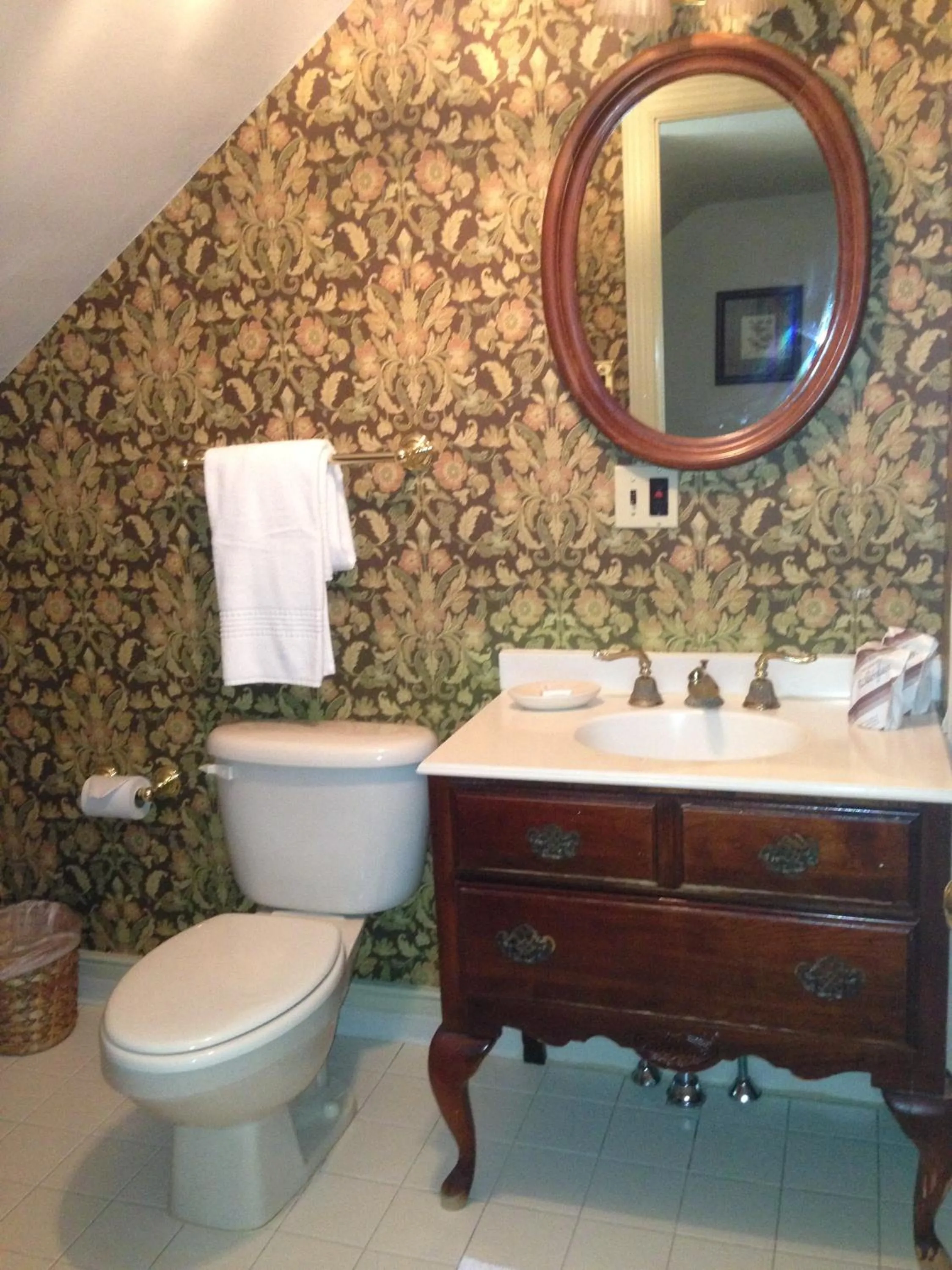 Toilet in General Warren