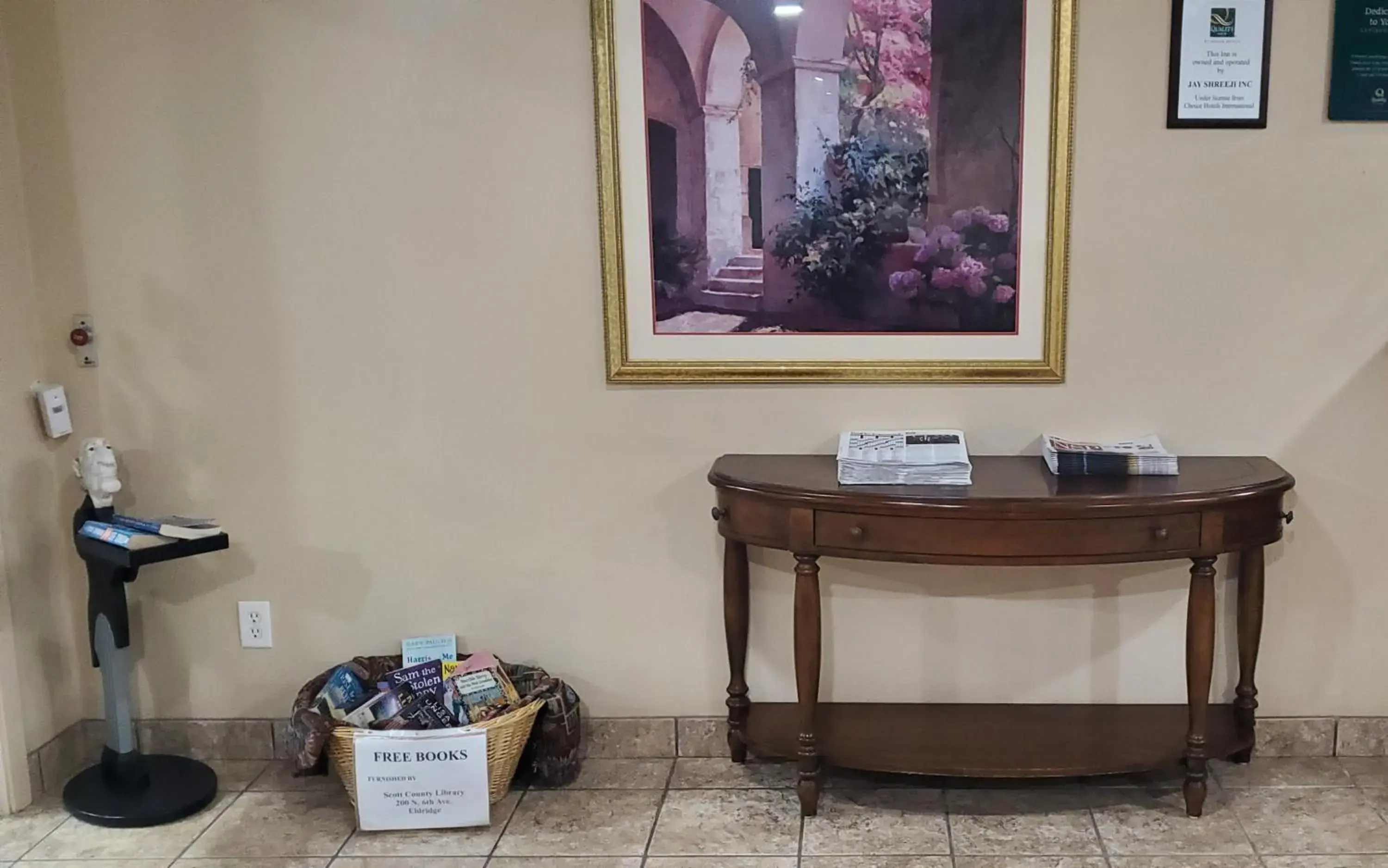 Lobby or reception in Quality Inn & Suites Eldridge Davenport North Lobby or reception in Quality Inn & Suites Eldridge Davenport North