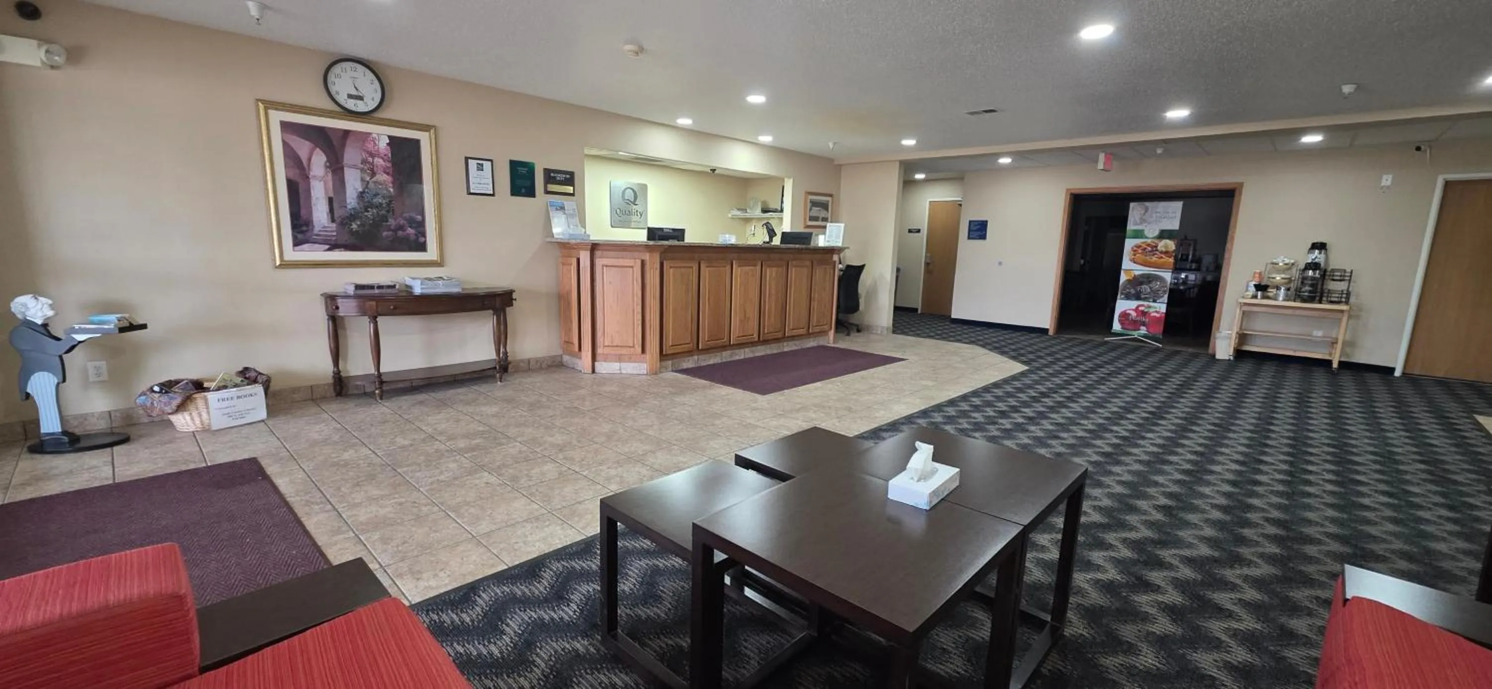 Coffee/tea facilities in Quality Inn & Suites Eldridge Davenport North