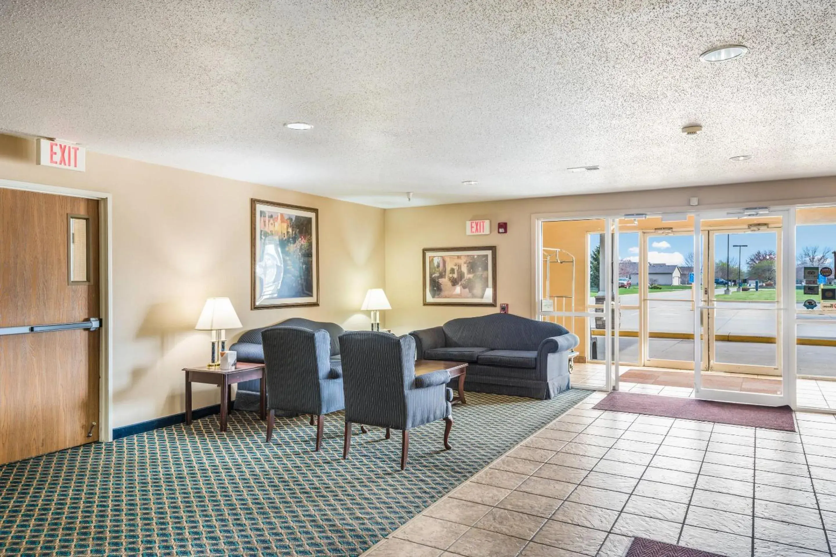 Lobby or reception in Quality Inn & Suites Eldridge Davenport North Lobby or reception in Quality Inn & Suites Eldridge Davenport North