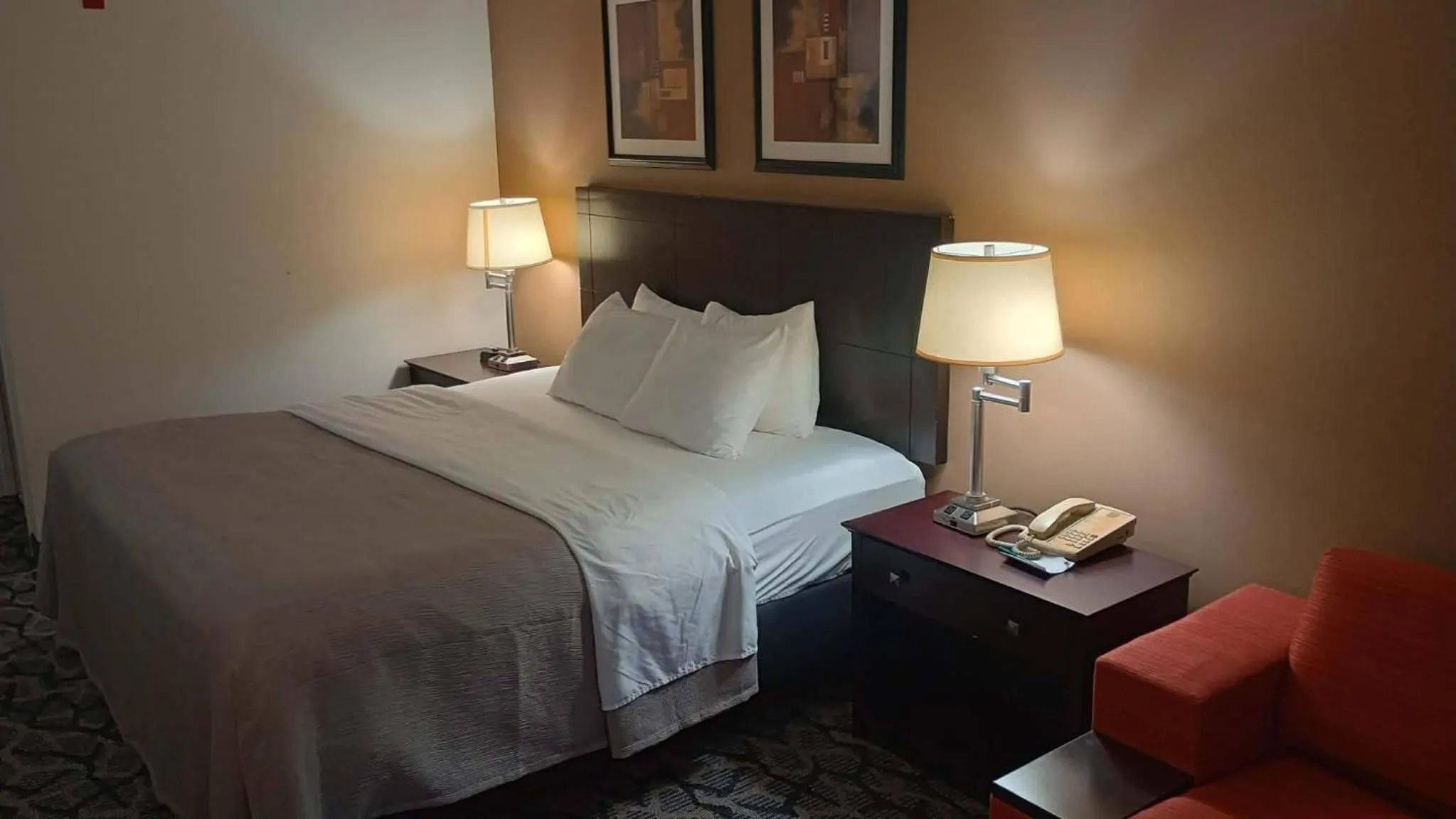 Bedroom, Bed in Quality Inn & Suites Eldridge Davenport North