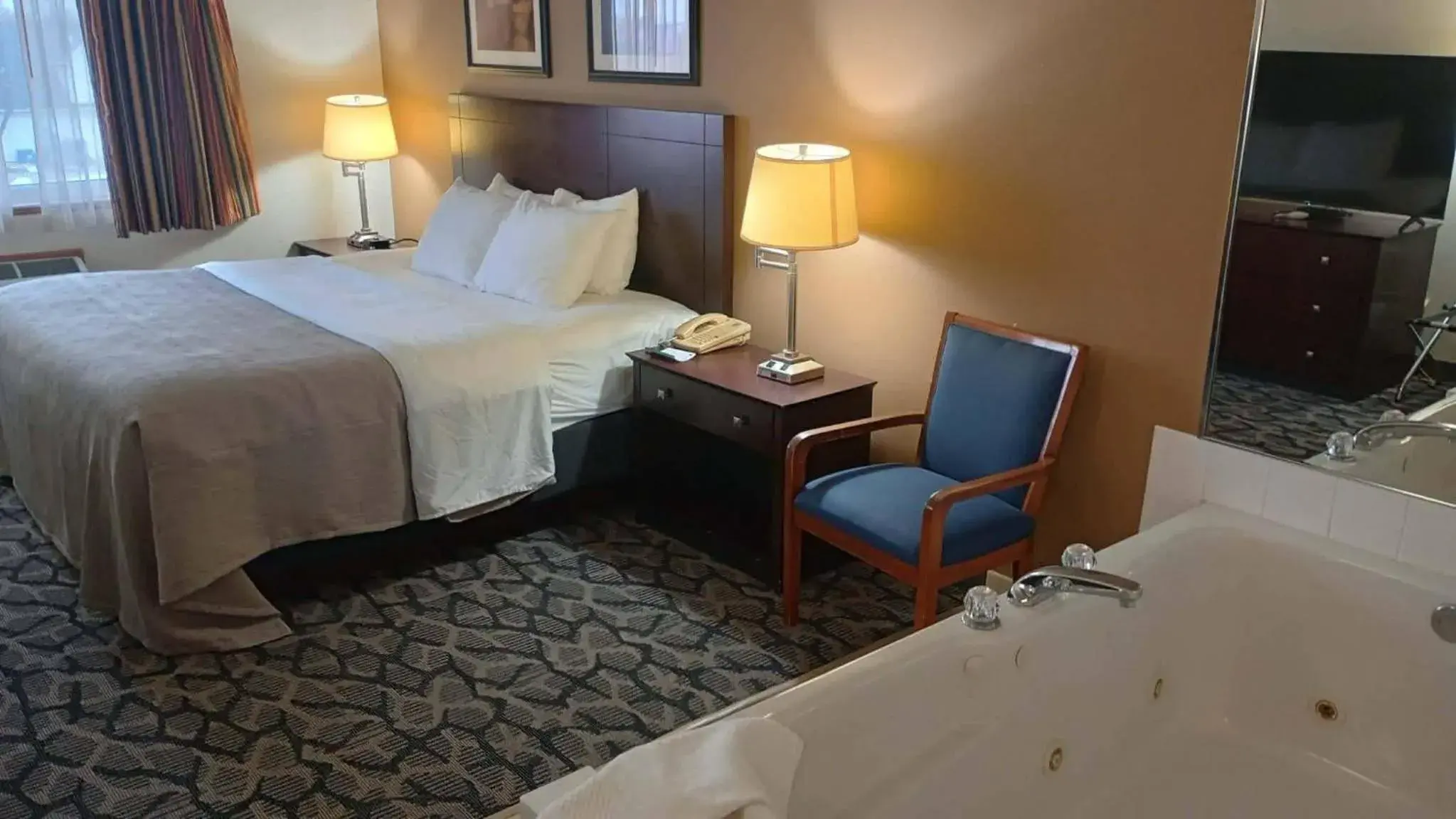 Bedroom, Bed in Quality Inn & Suites Eldridge Davenport North Bedroom, Bed in Quality Inn & Suites Eldridge Davenport North