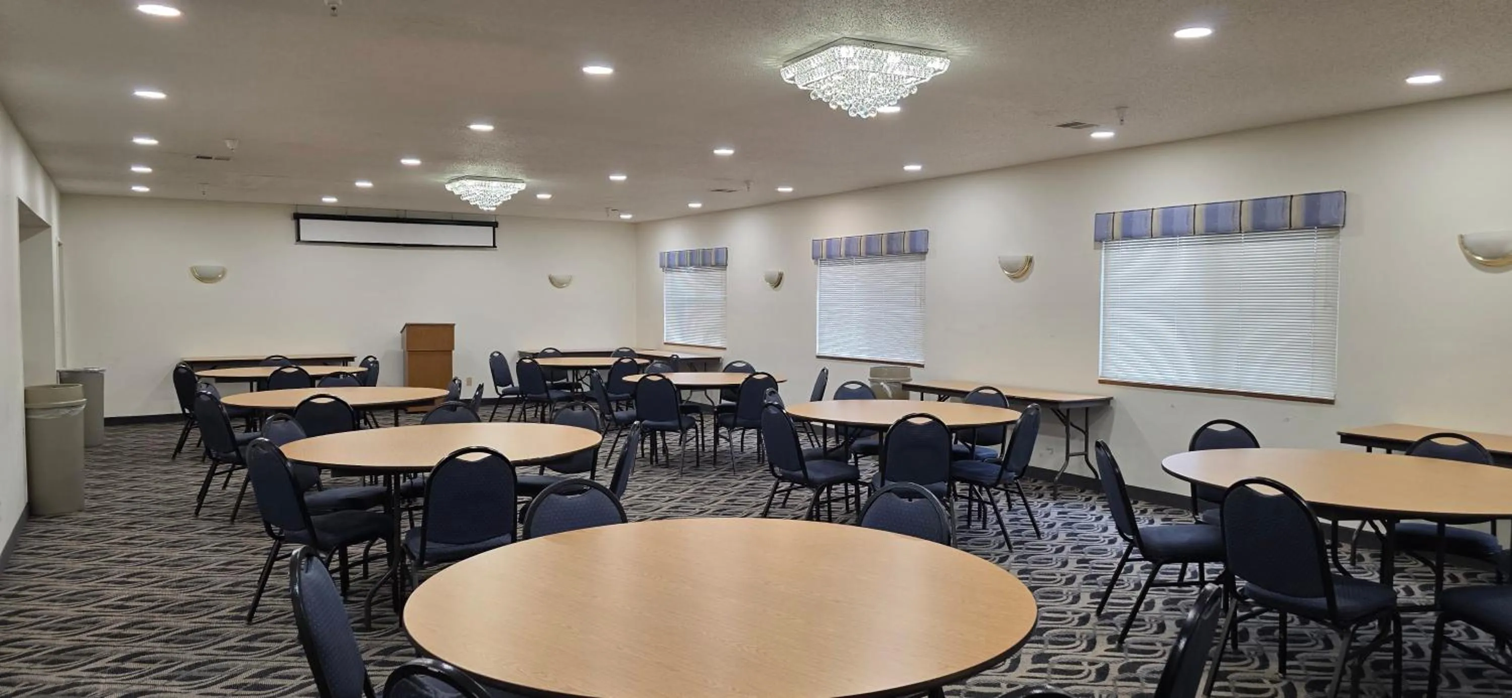 Banquet/Function facilities in Quality Inn & Suites Eldridge Davenport North