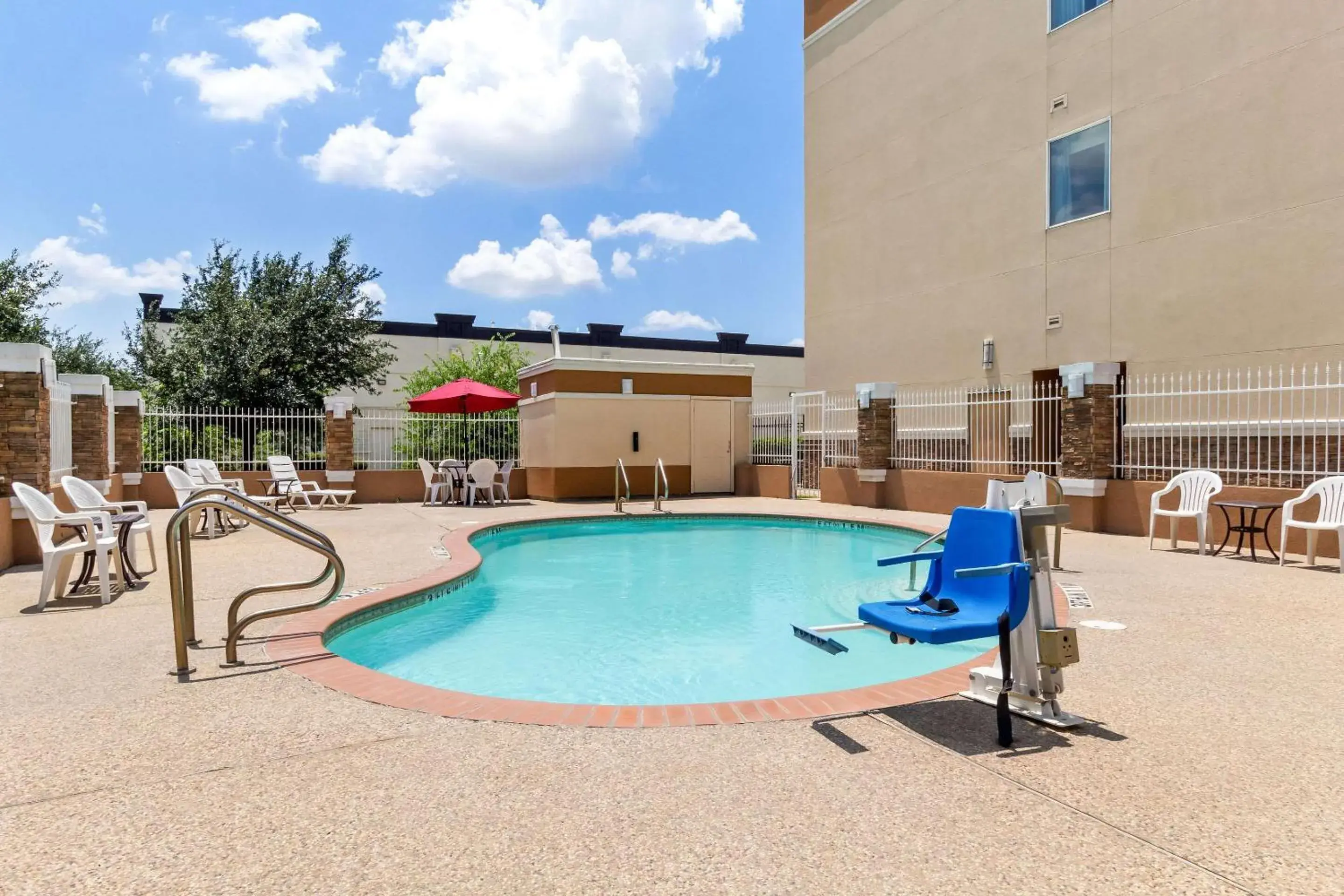 Swimming pool in Comfort Suites at Katy Mills Swimming pool in Comfort Suites at Katy Mills