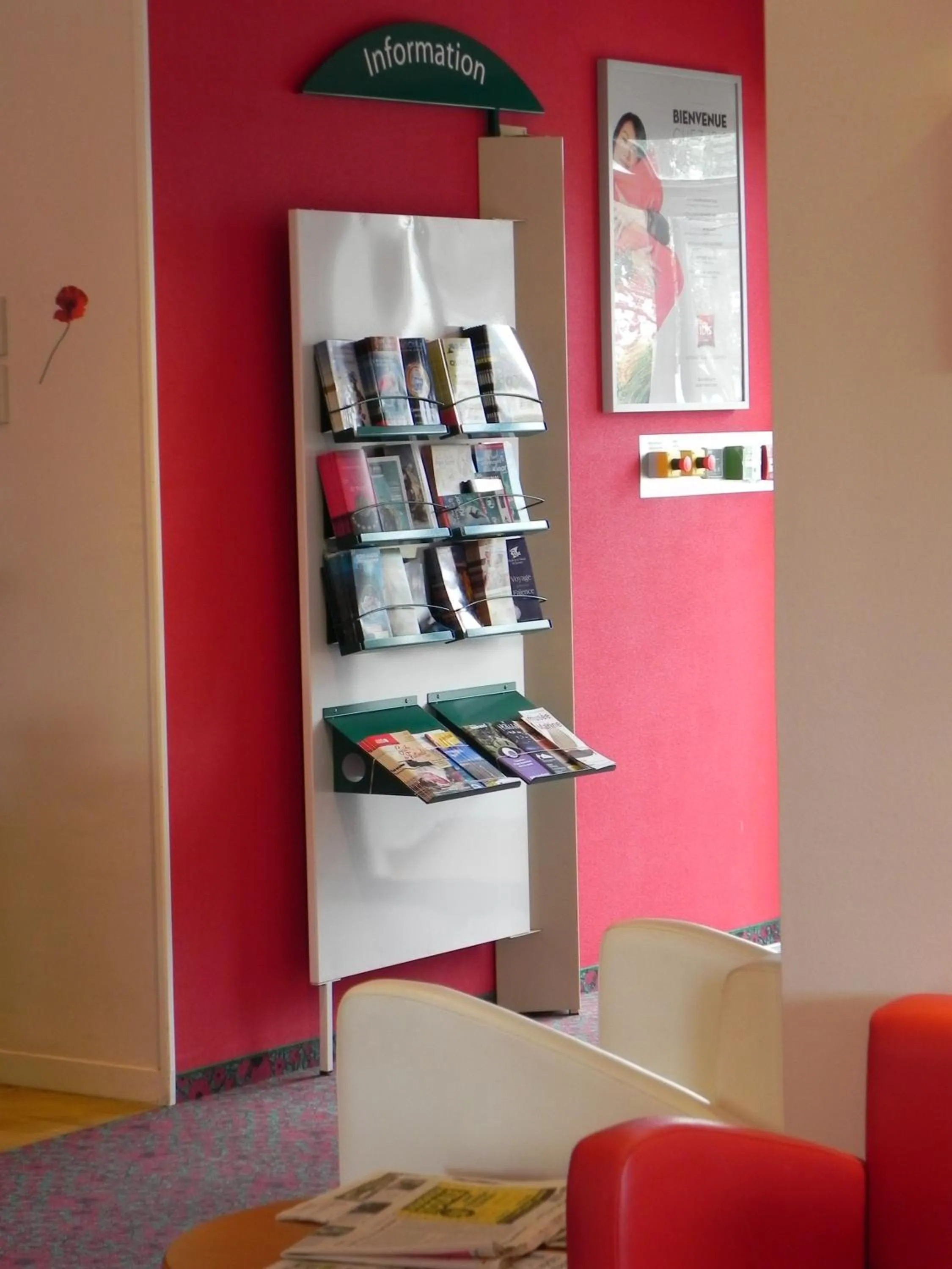 Lobby or reception in ibis Quimperle