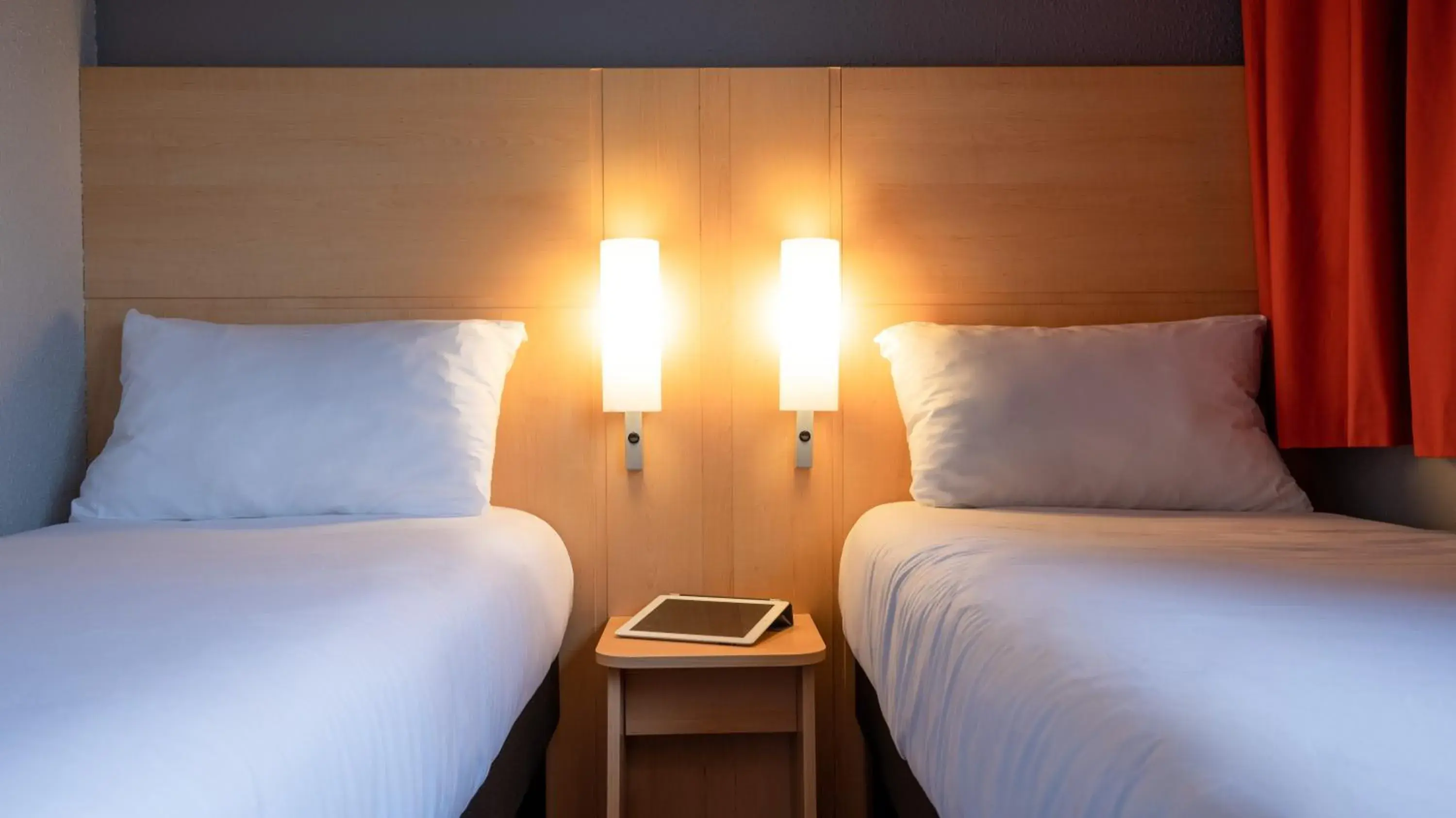 Bedroom, Bed in ibis Quimperle Bedroom, Bed in ibis Quimperle