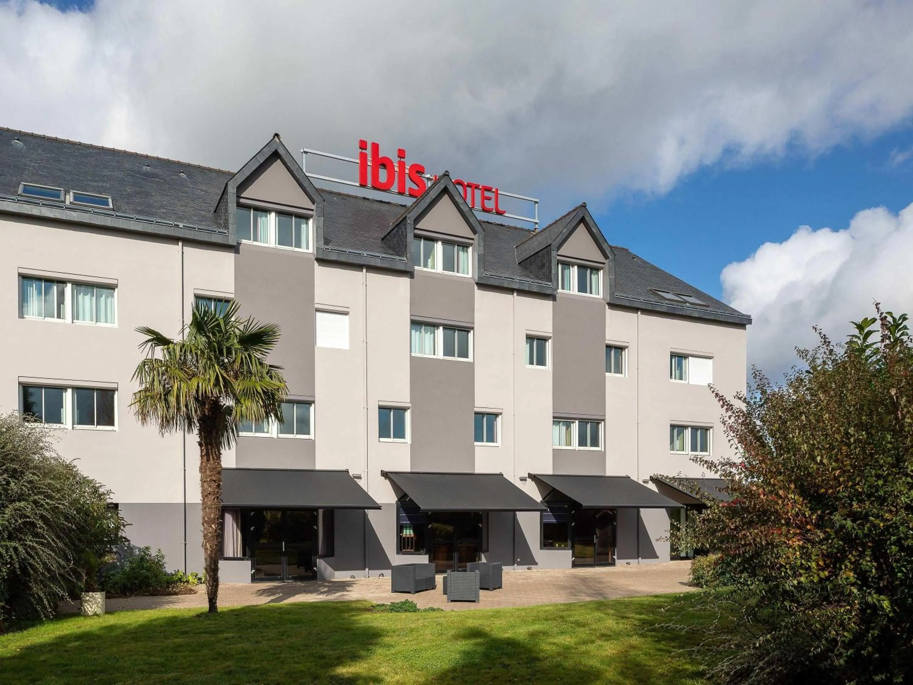 Property building in ibis Quimperle