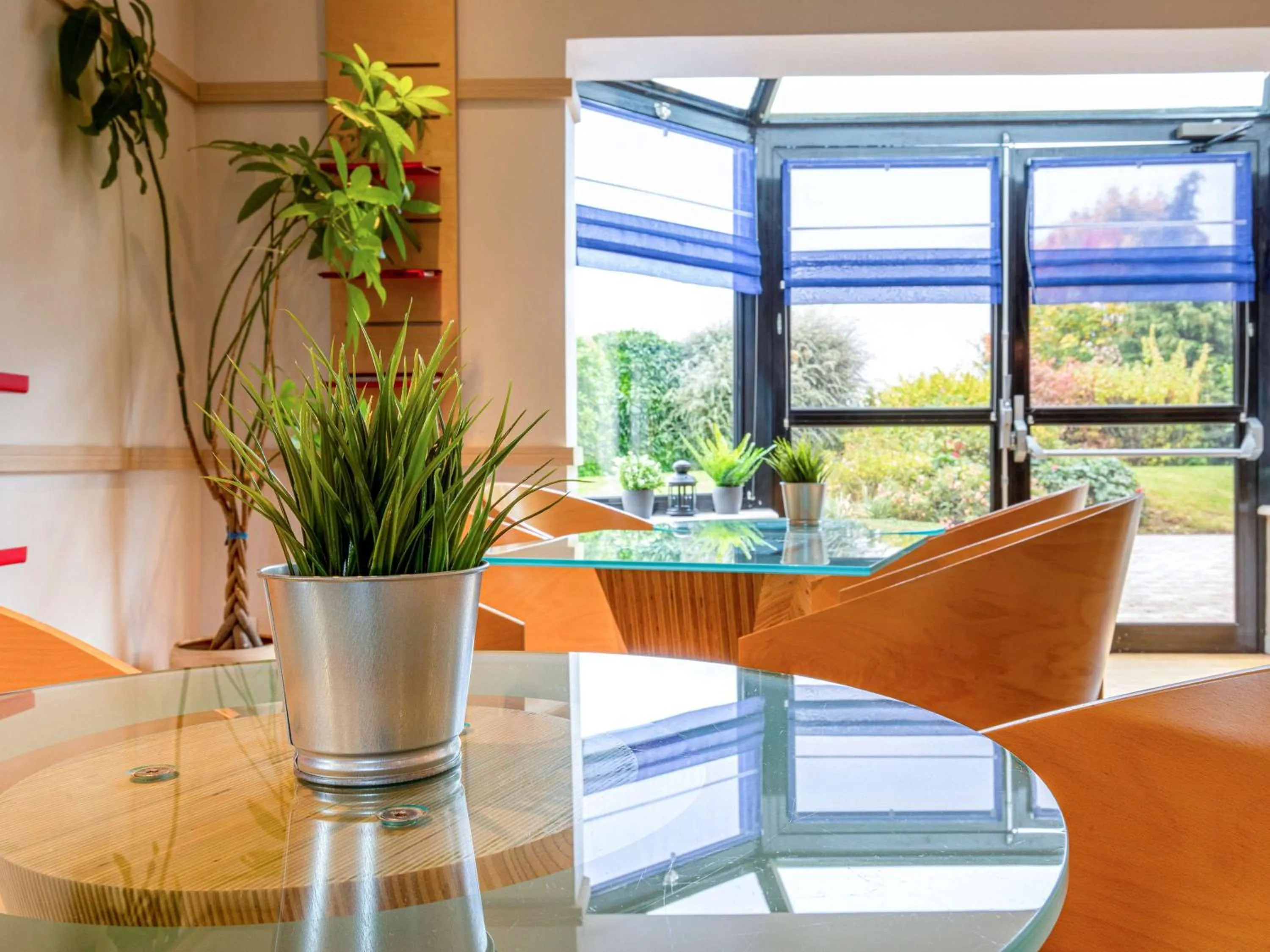 Lounge or bar in ibis Quimperle