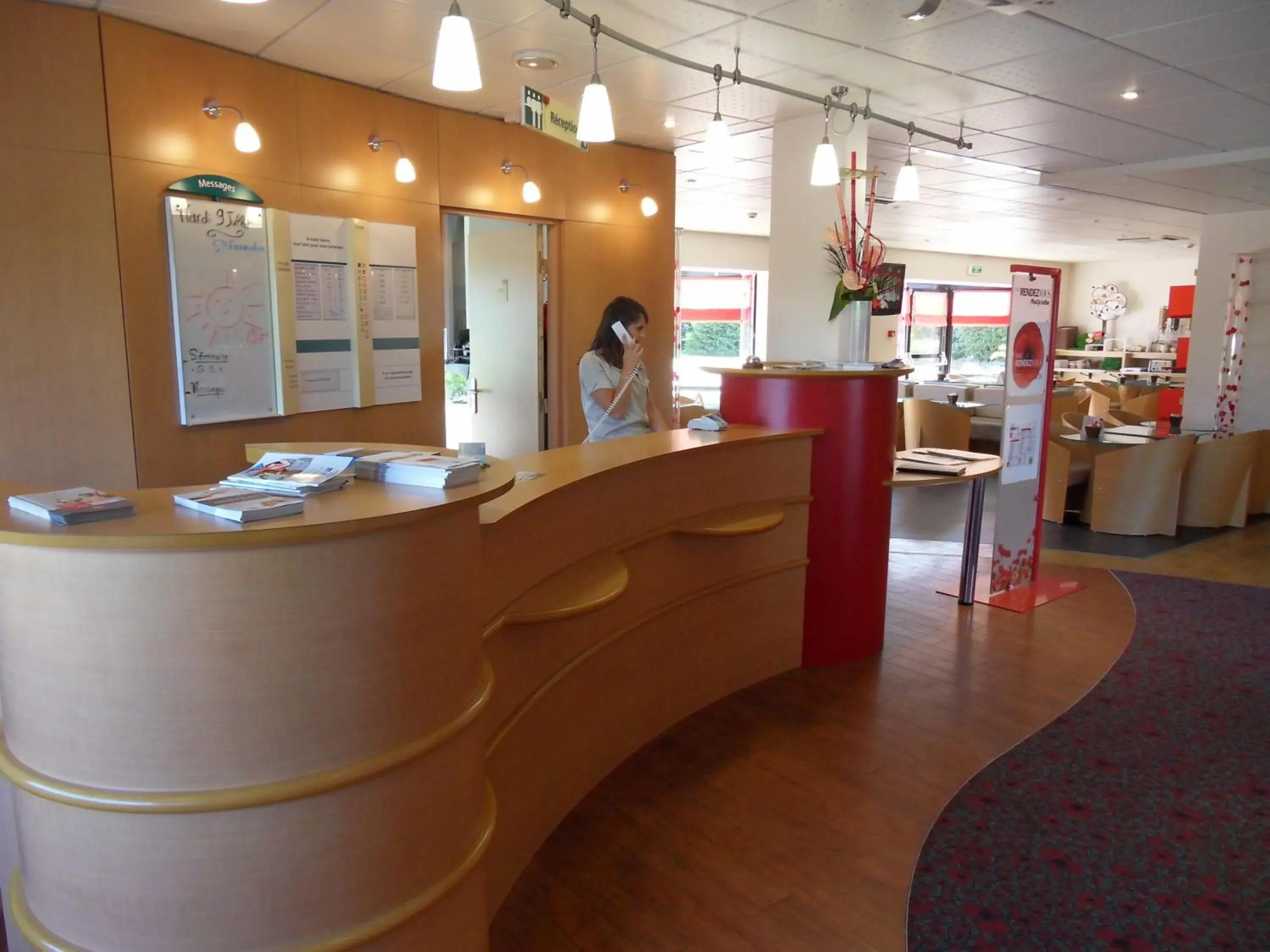 Lobby or reception in ibis Quimperle Lobby or reception in ibis Quimperle