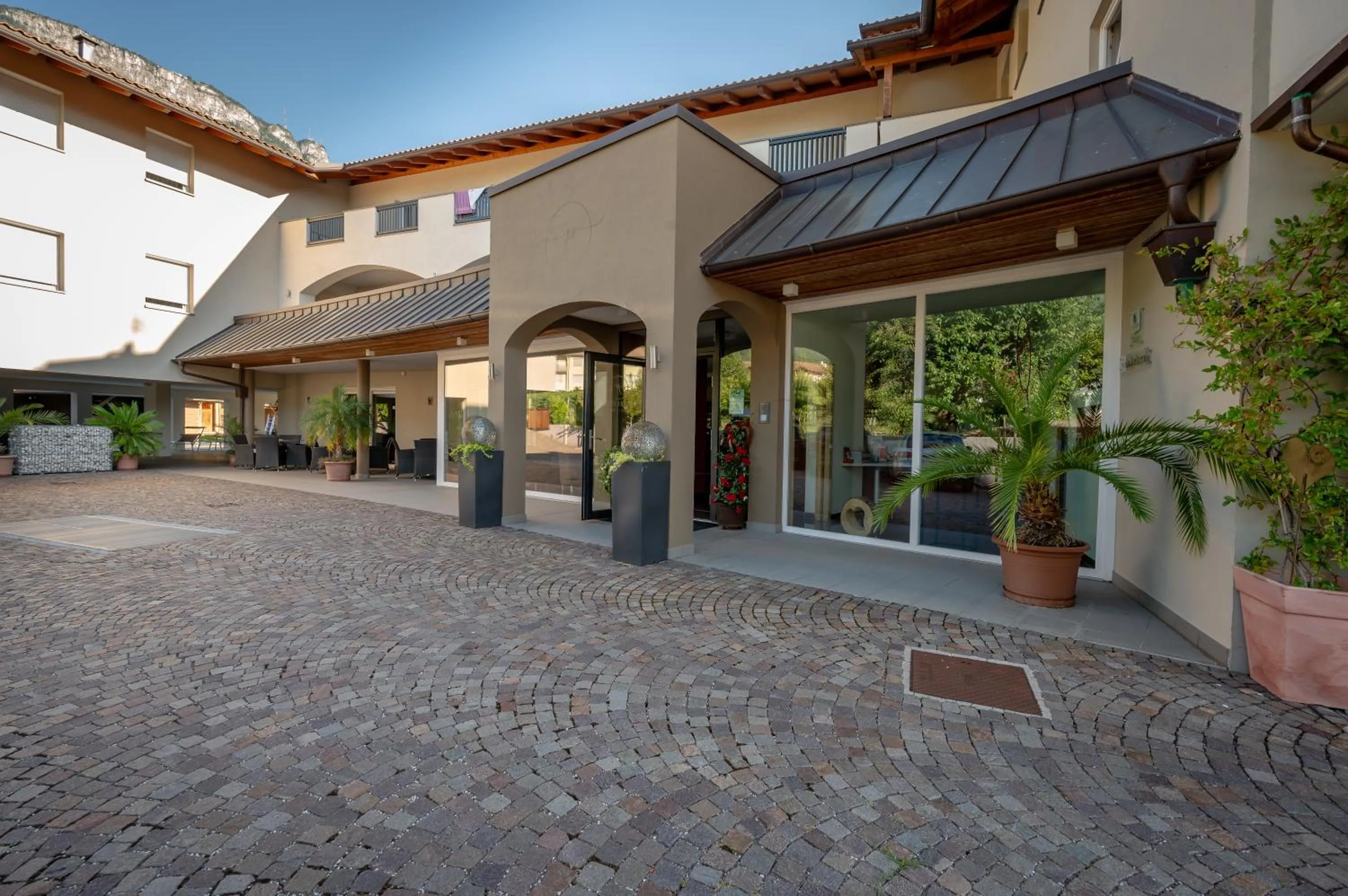 Property building in Garni Hotel Peterlinhof