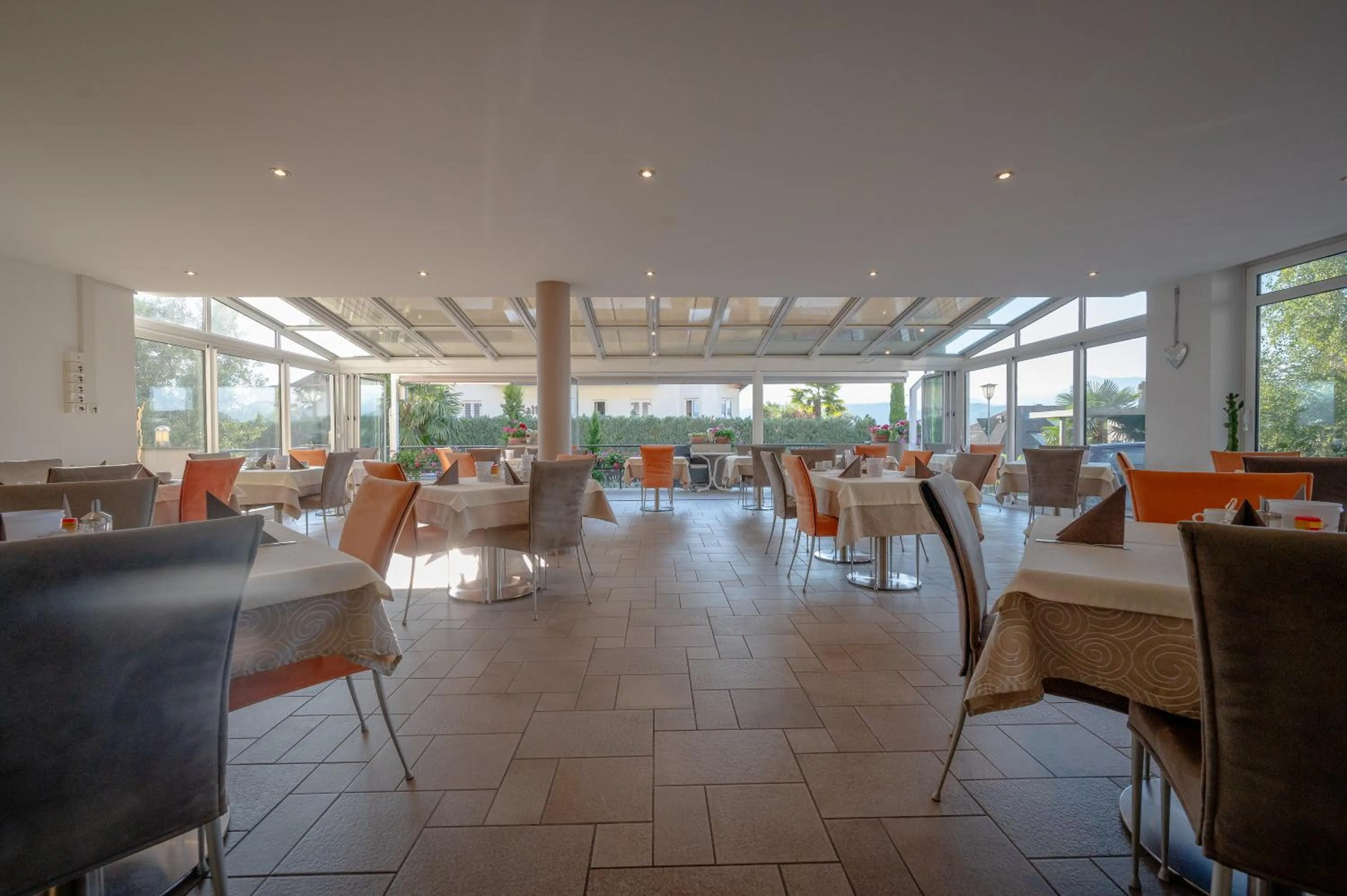 Restaurant/places to eat in Garni Hotel Peterlinhof