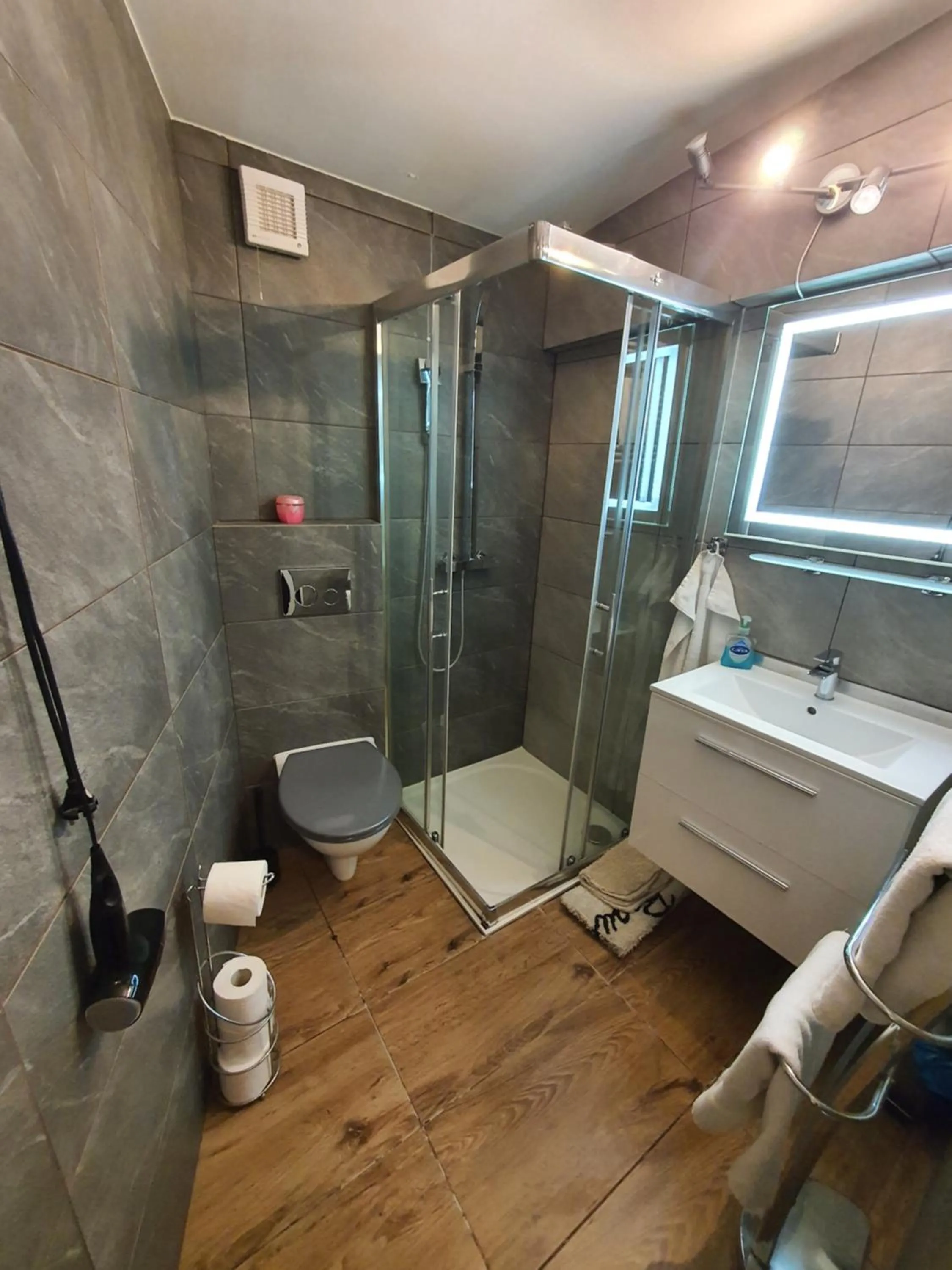 Shower in Mostowa 3