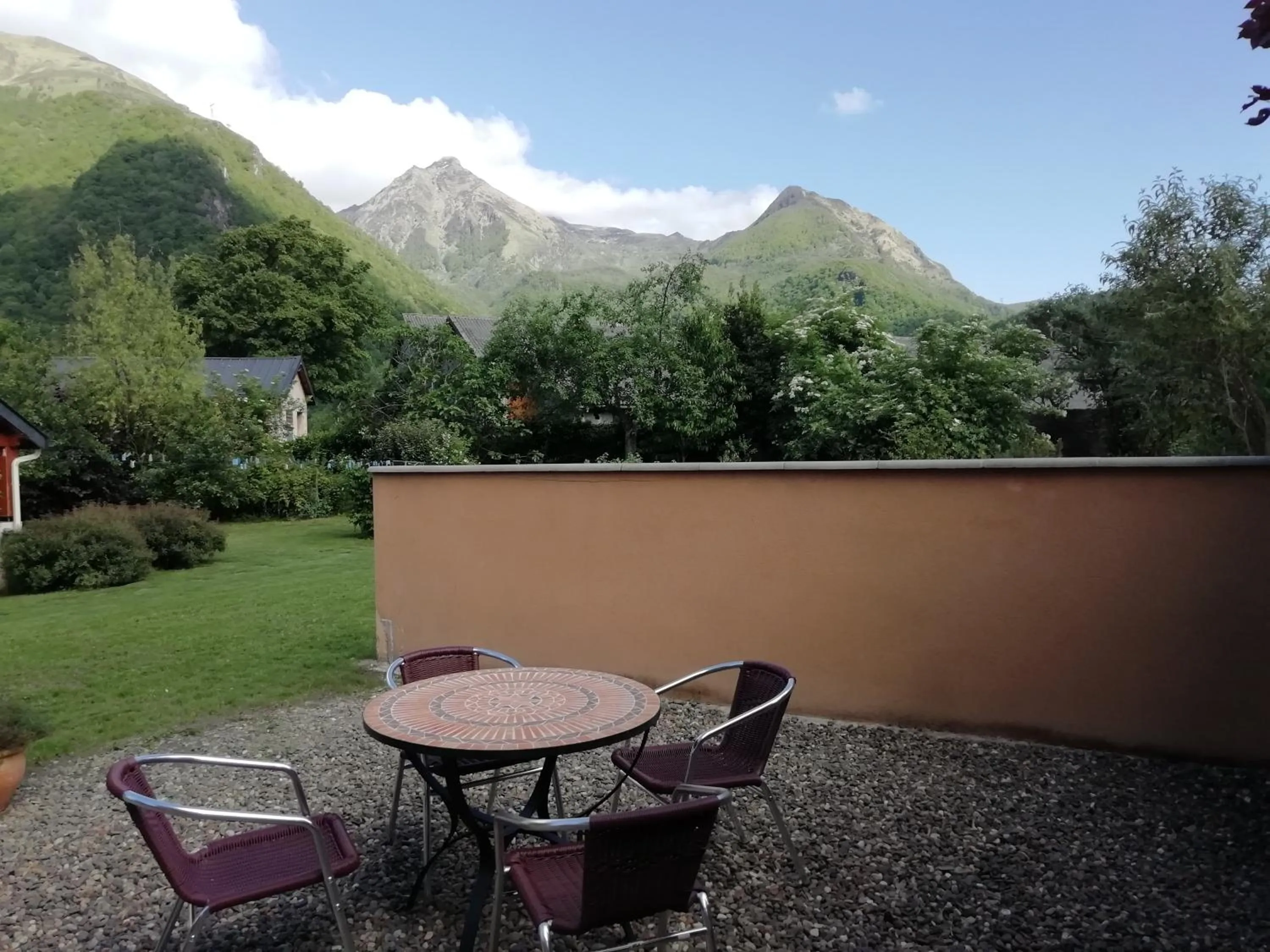 Garden view in Hôtel de la Gare