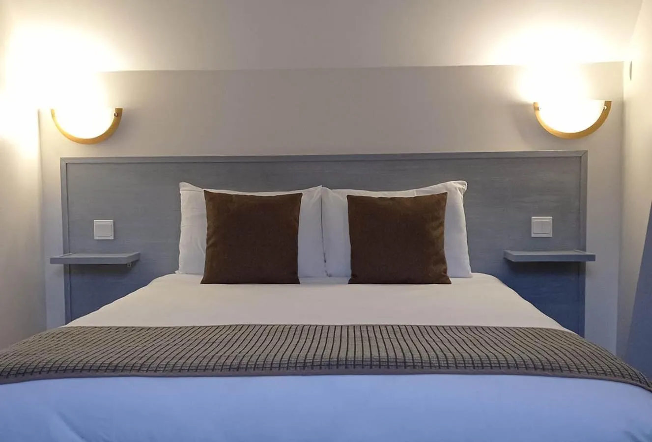 Bedroom, Bed in Hôtel de la Gare