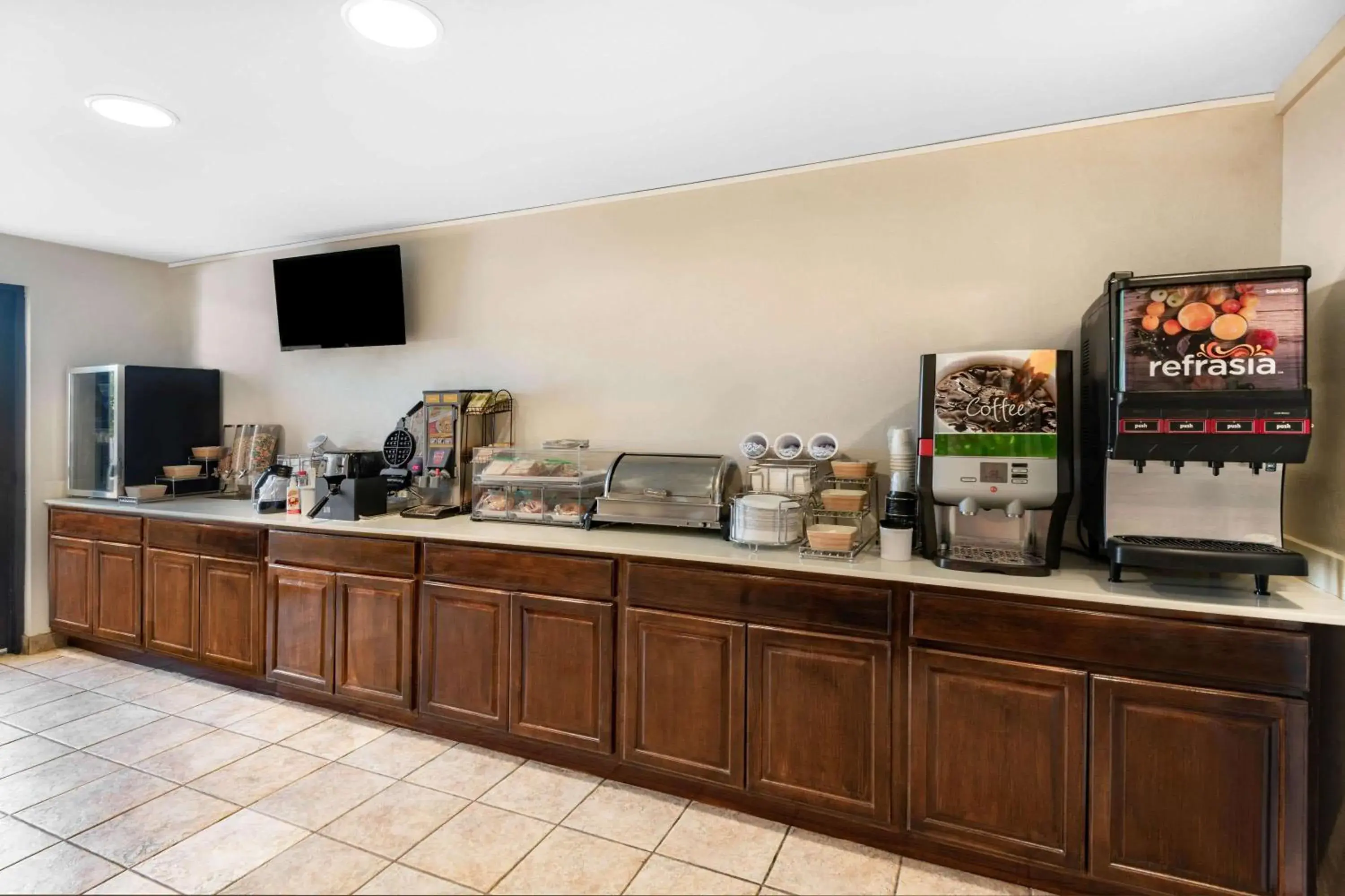 Restaurant/places to eat in Baymont by Wyndham Farmington Restaurant/places to eat in Baymont by Wyndham Farmington