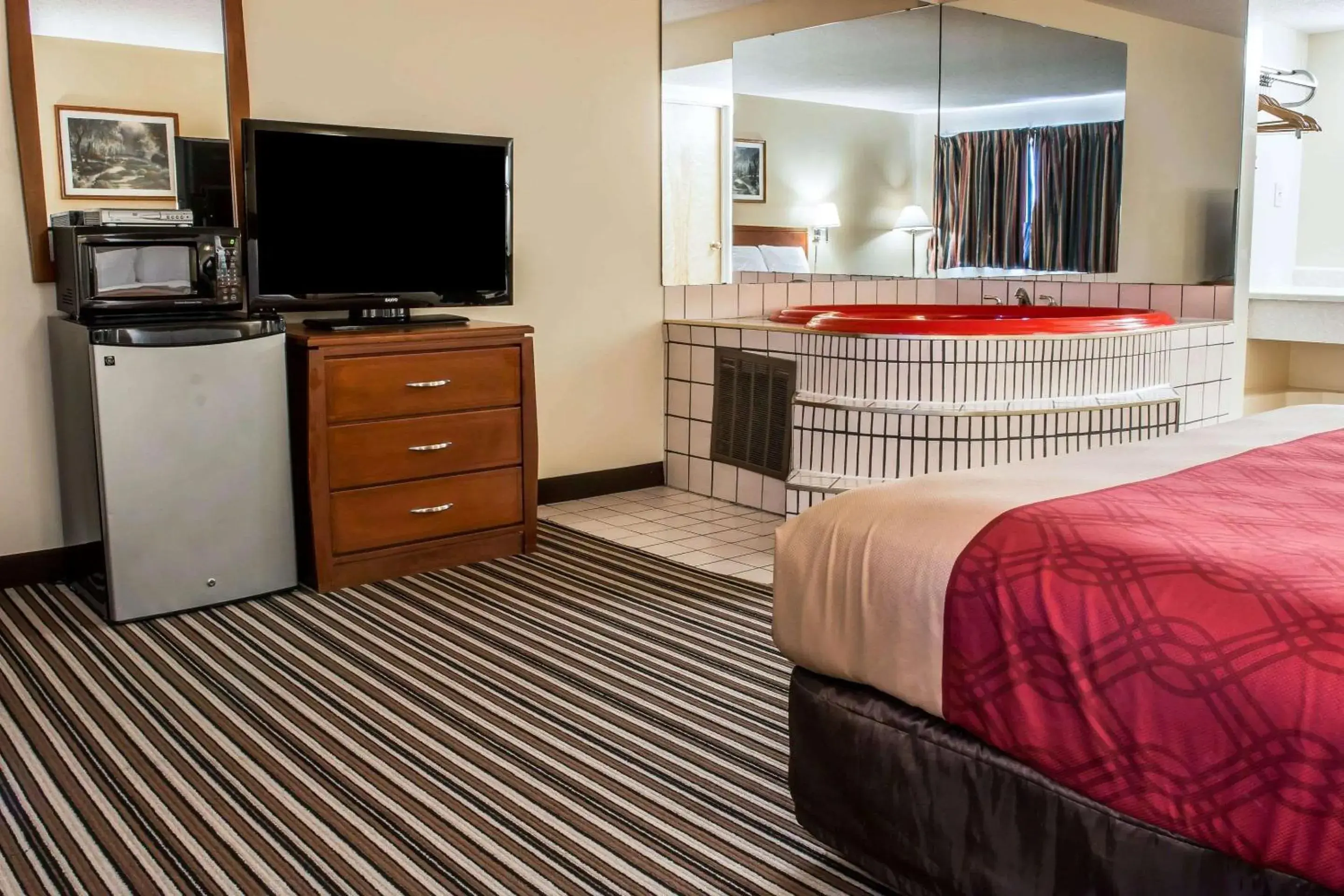 Bedroom, Bed in Econo Lodge Bedroom, Bed in Econo Lodge