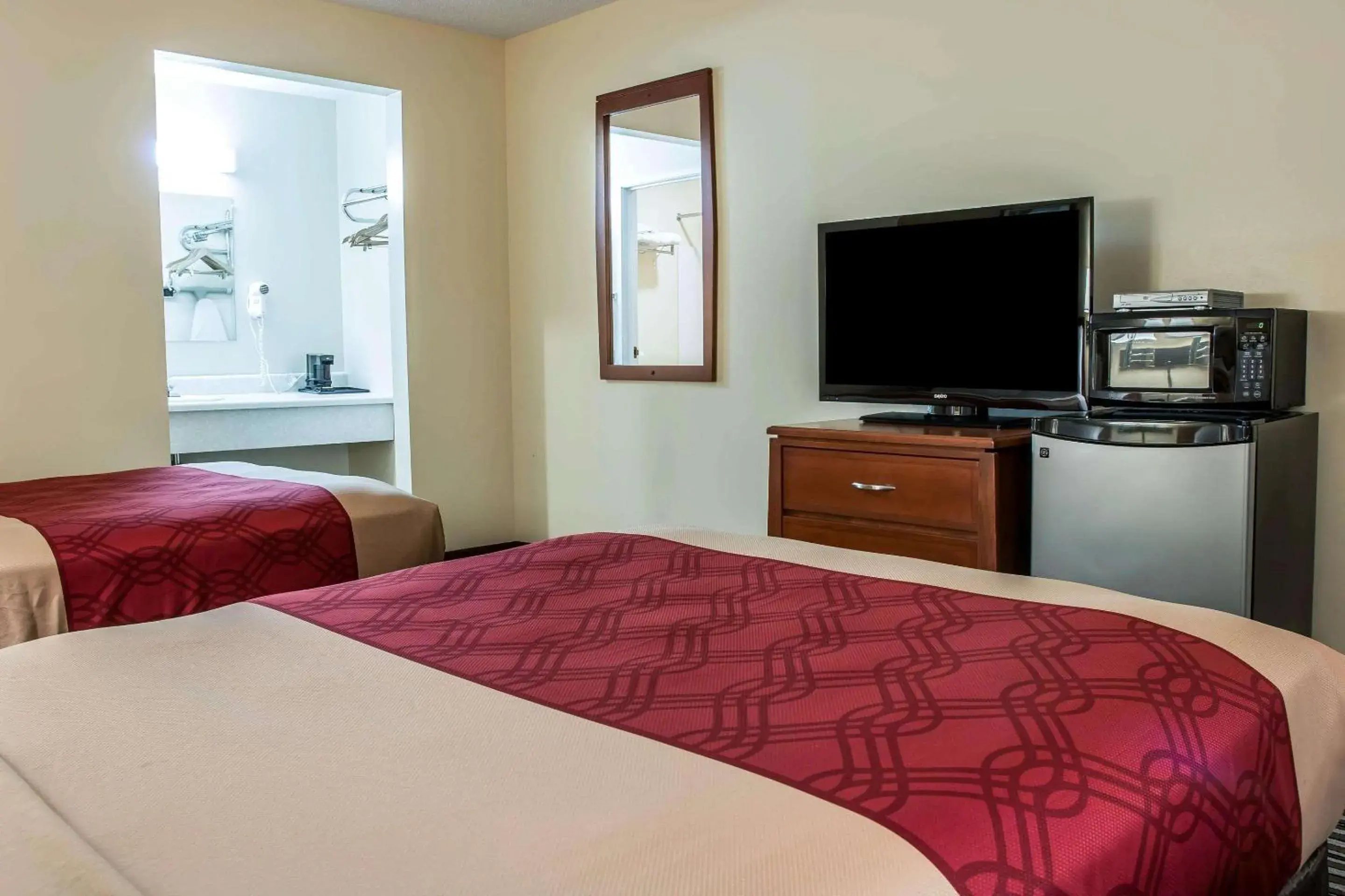 Bedroom, Bed in Econo Lodge Bedroom, Bed in Econo Lodge