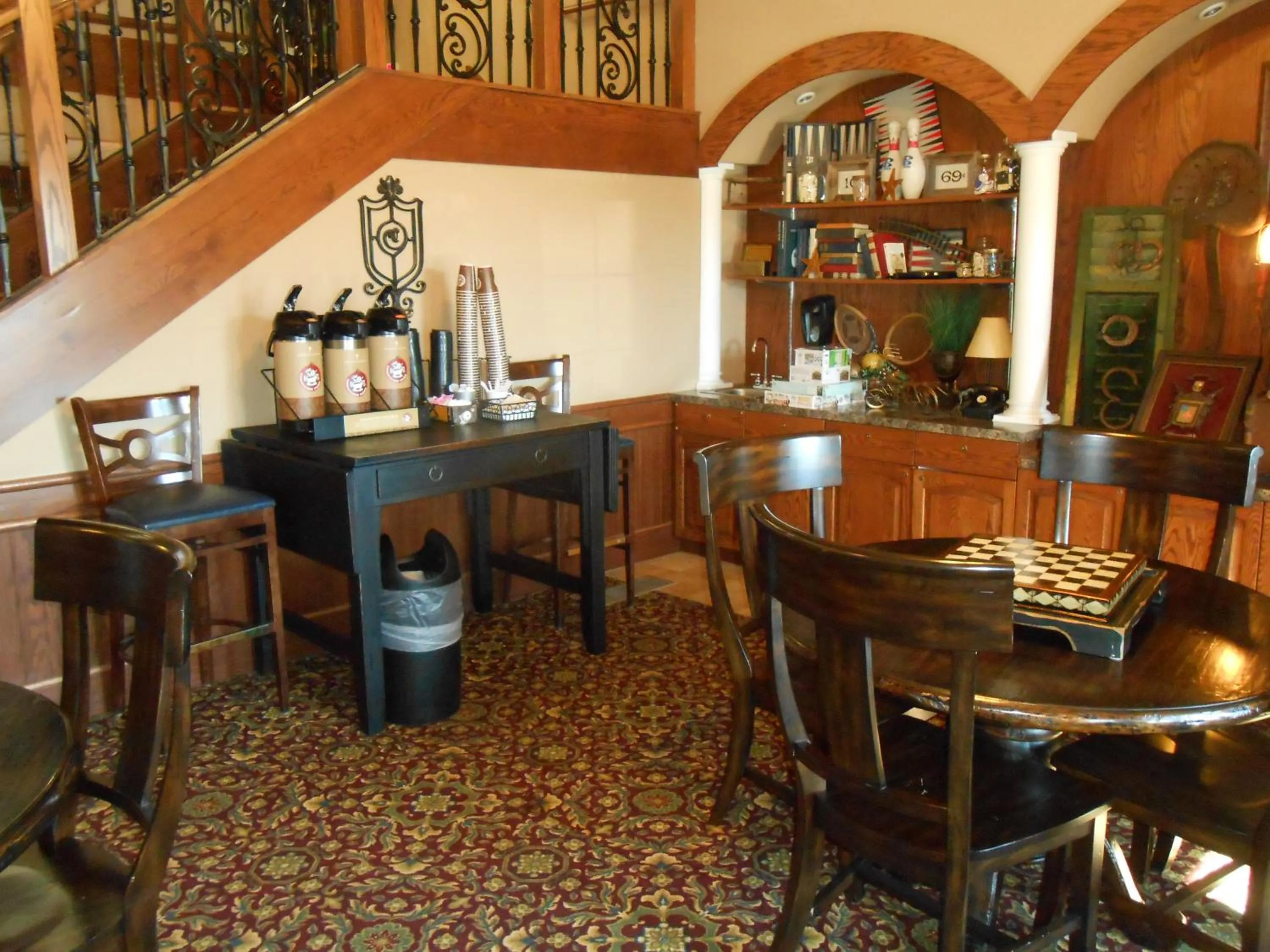 Coffee/tea facilities in AmericInn by Wyndham McAlester