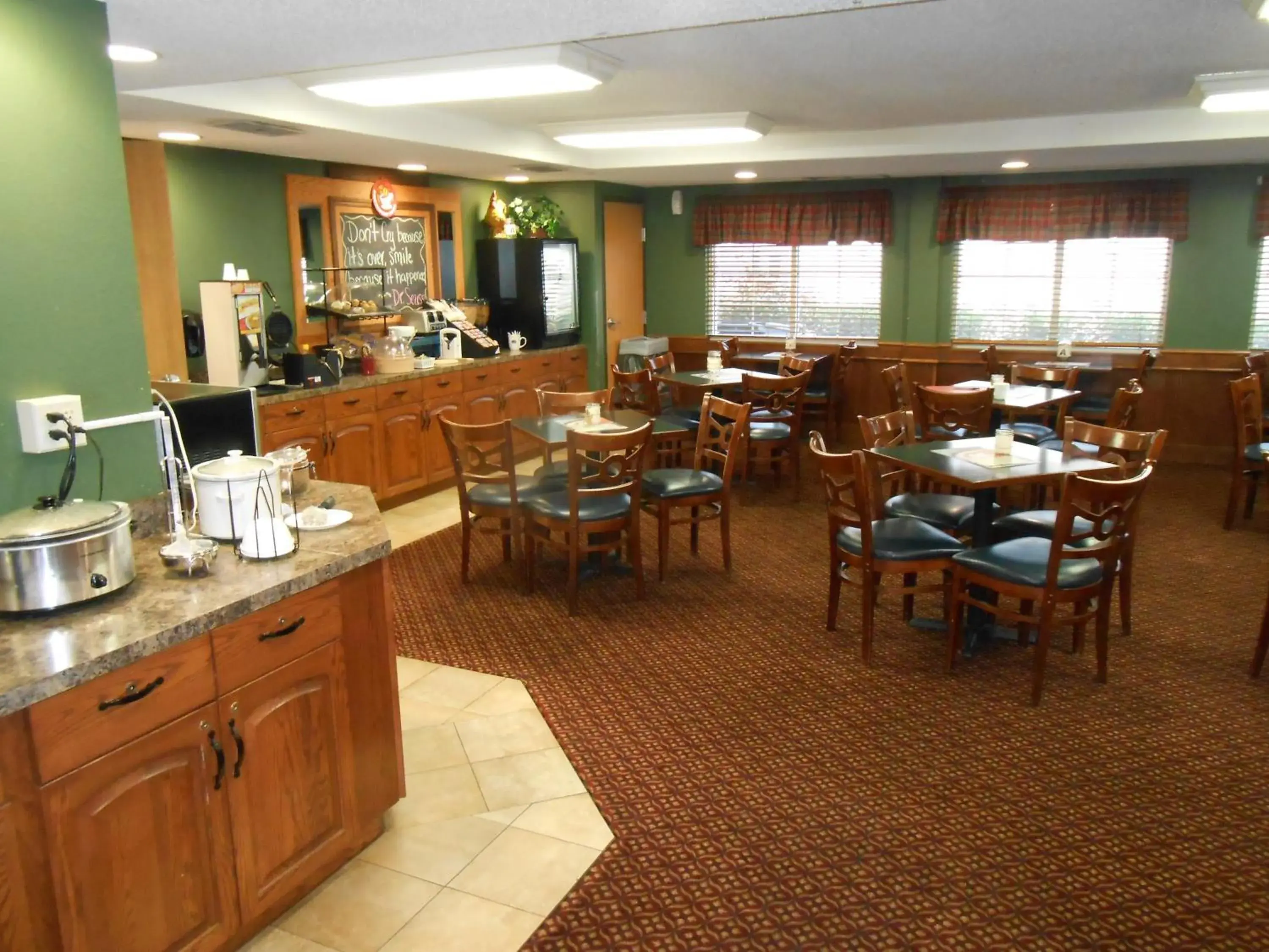 Restaurant/places to eat in AmericInn by Wyndham McAlester Restaurant/places to eat in AmericInn by Wyndham McAlester