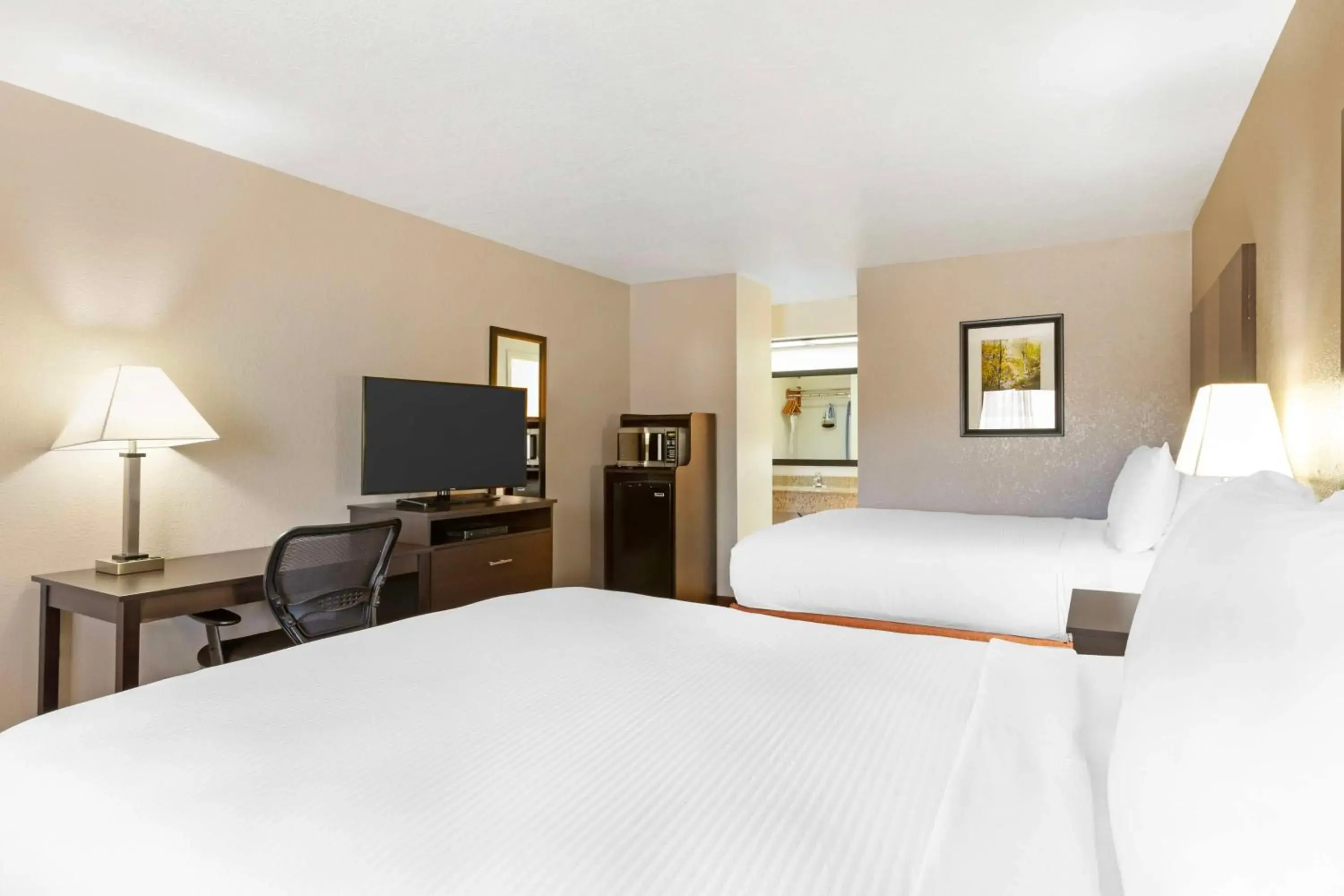 Bedroom, Bed in Best Western Sawmill Inn Bedroom, Bed in Best Western Sawmill Inn