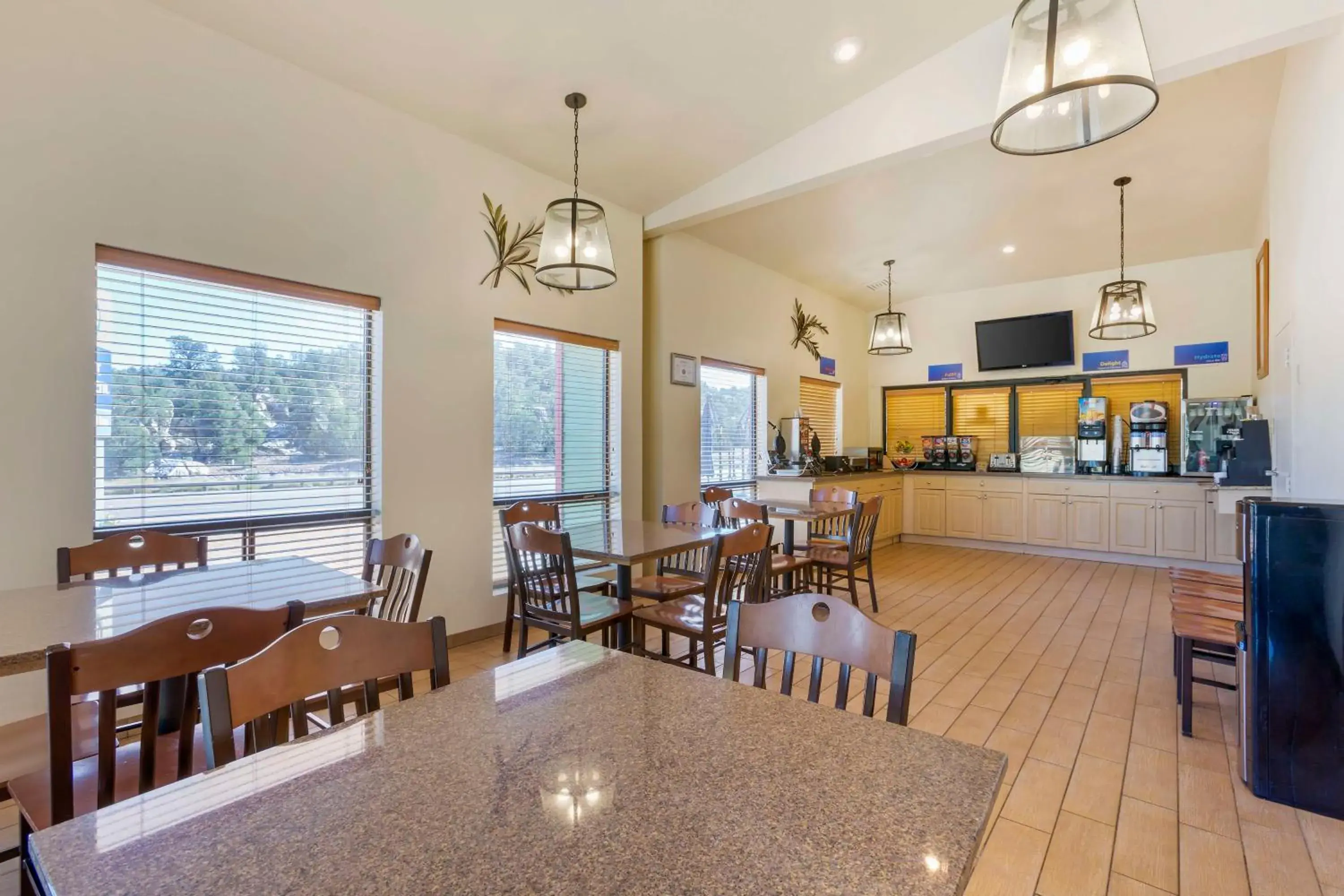 Breakfast in Best Western Sawmill Inn Breakfast in Best Western Sawmill Inn