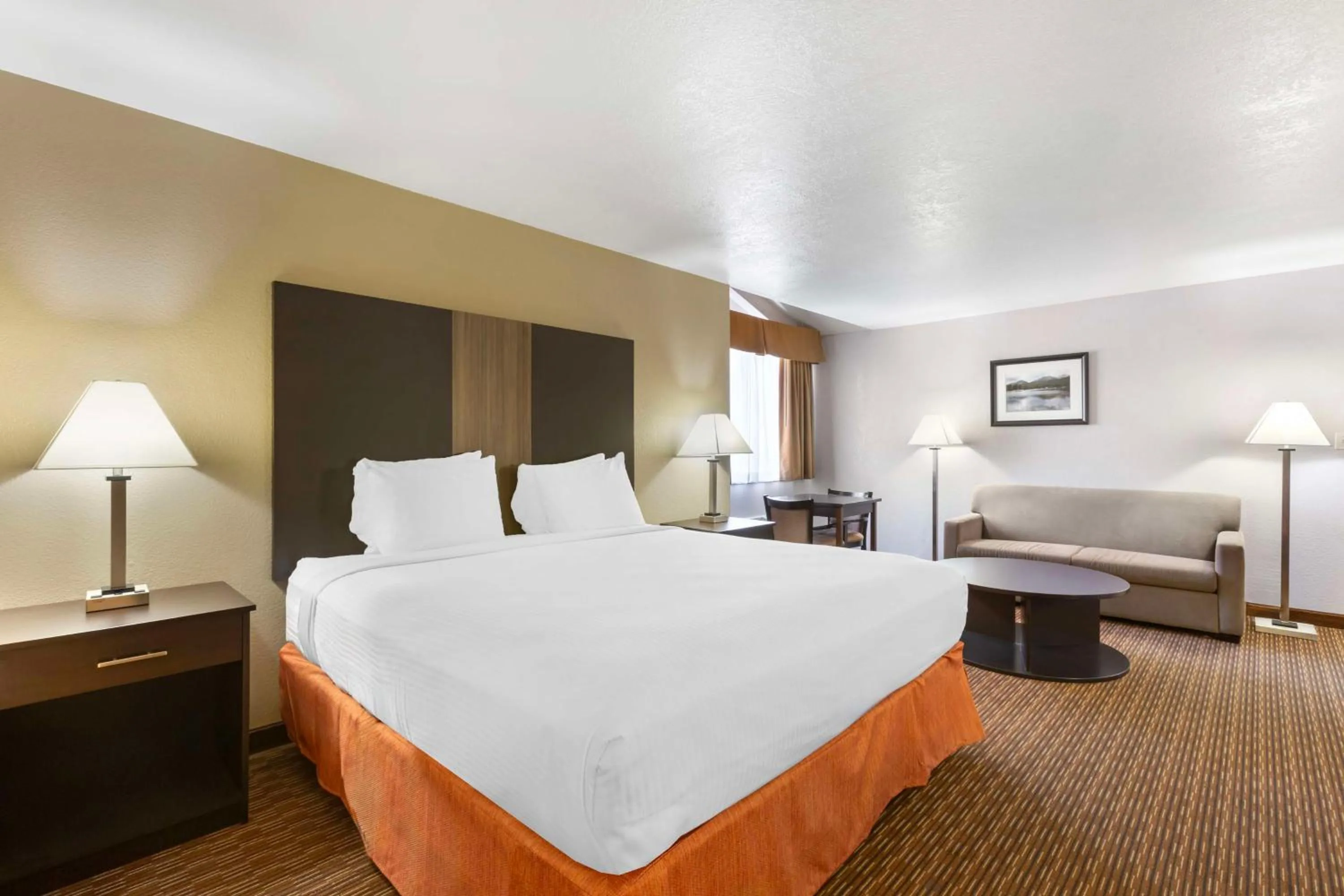 Bedroom, Bed in Best Western Sawmill Inn