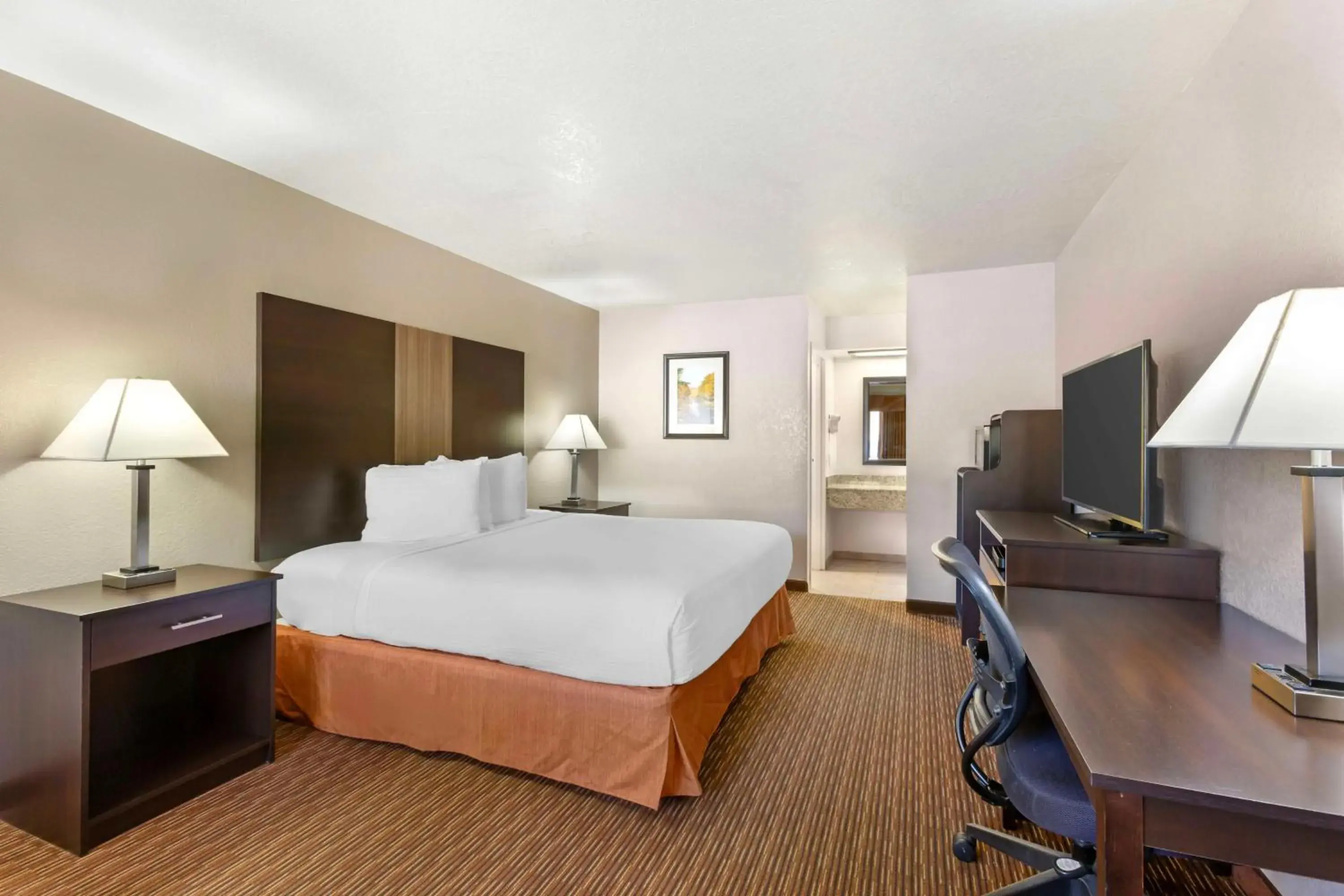 Bedroom, Bed in Best Western Sawmill Inn Bedroom, Bed in Best Western Sawmill Inn