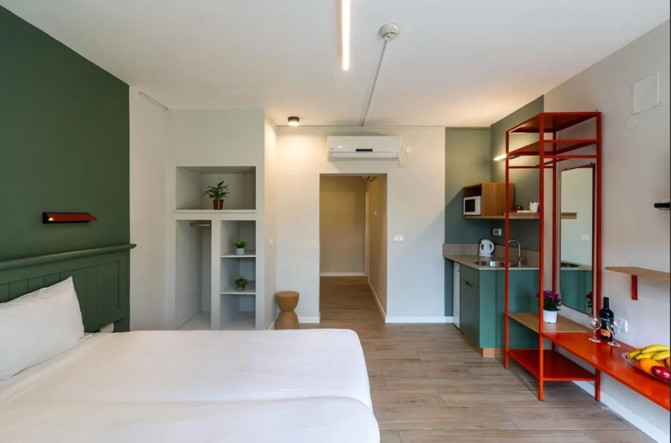 Photo of the whole room, Bed in Degania Bet Kibbutz Country Lodging