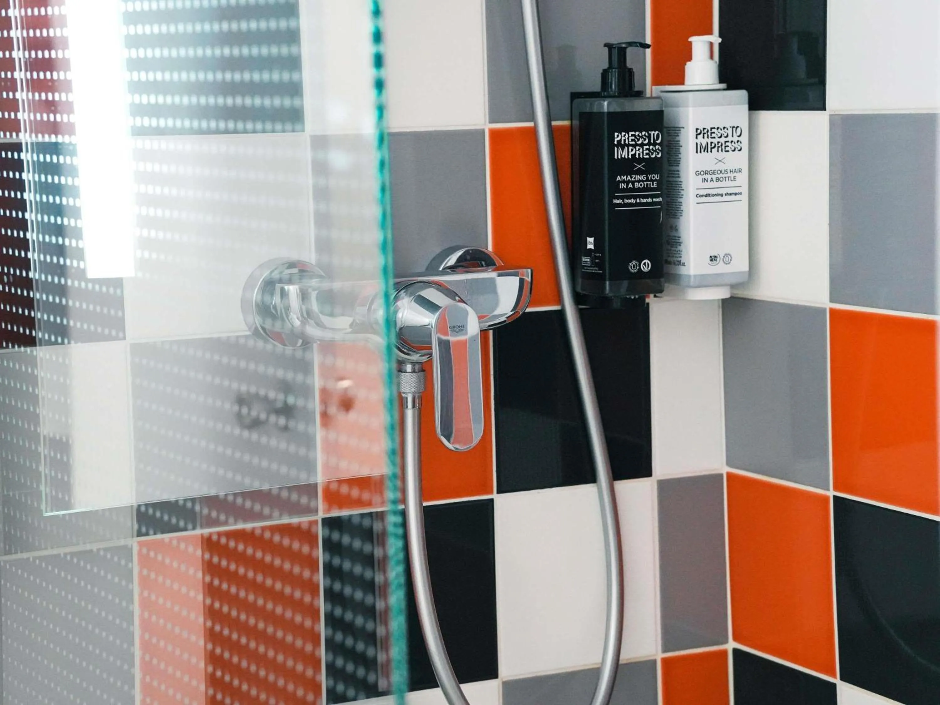 Bedroom in ibis Styles Caen Centre Historique