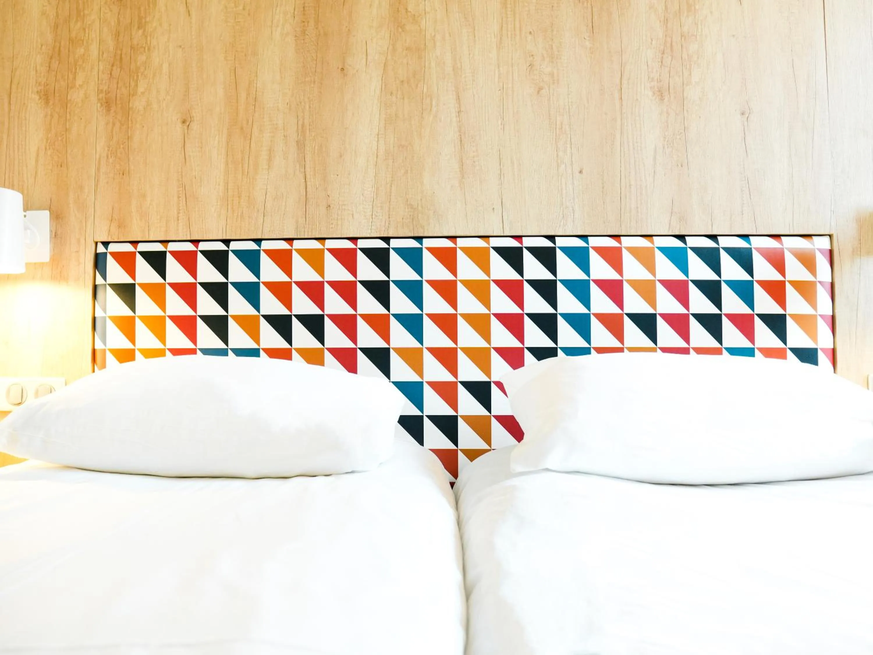 Bedroom, Bed in ibis Styles Caen Centre Historique