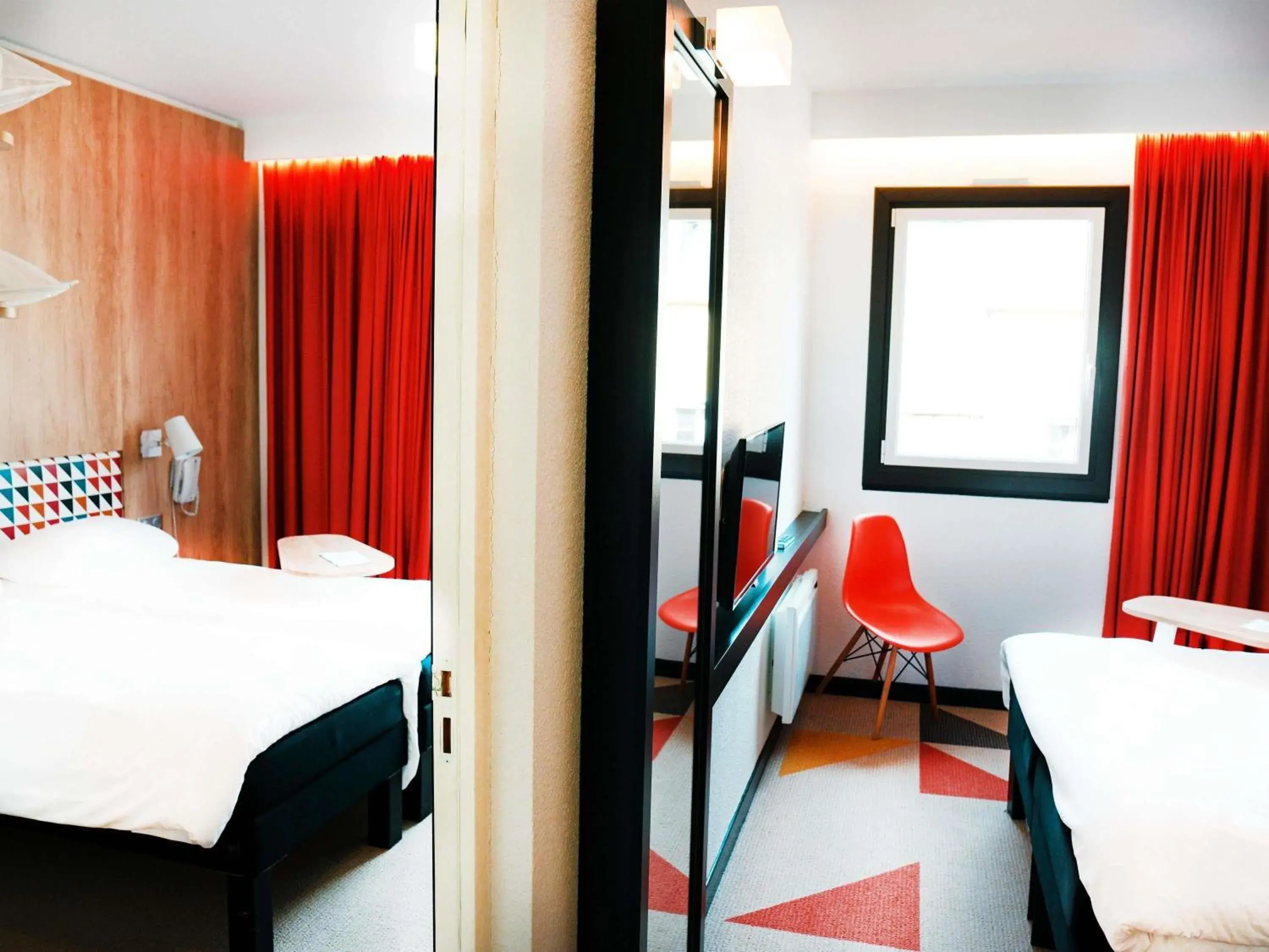 Bedroom, Bed in ibis Styles Caen Centre Historique Bedroom, Bed in ibis Styles Caen Centre Historique