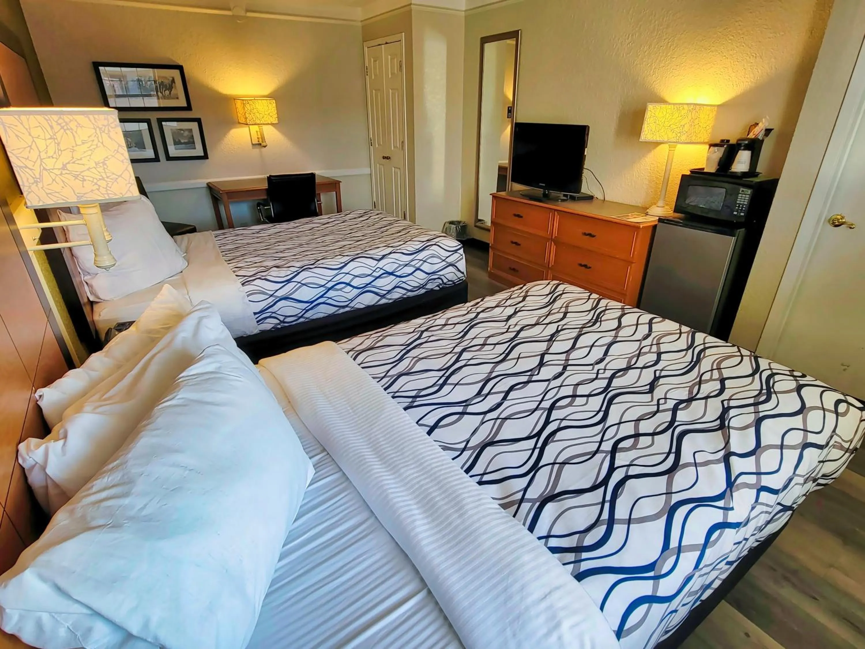 Bed in La Quinta Inn by Wyndham Amarillo West Medical Center