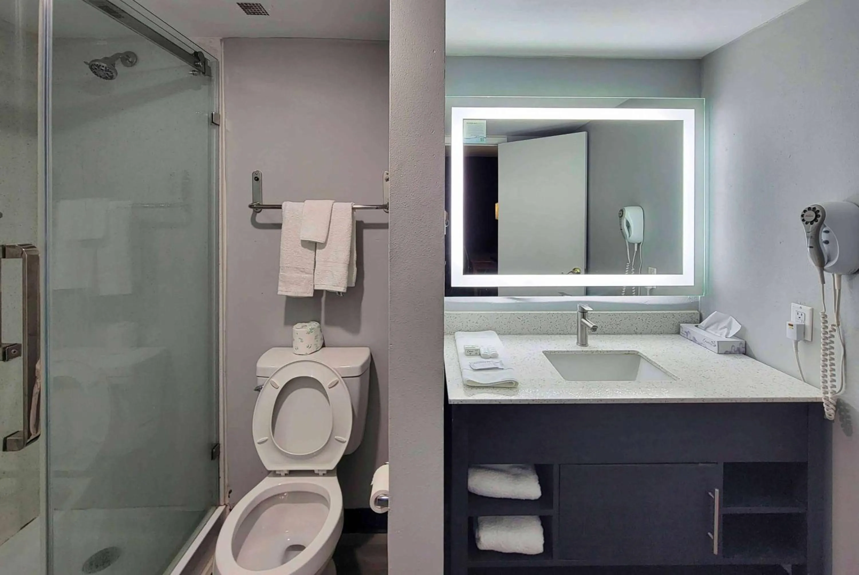 Photo of the whole room in La Quinta Inn by Wyndham Amarillo West Medical Center