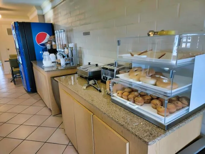 Coffee/tea facilities in La Quinta Inn by Wyndham Amarillo West Medical Center