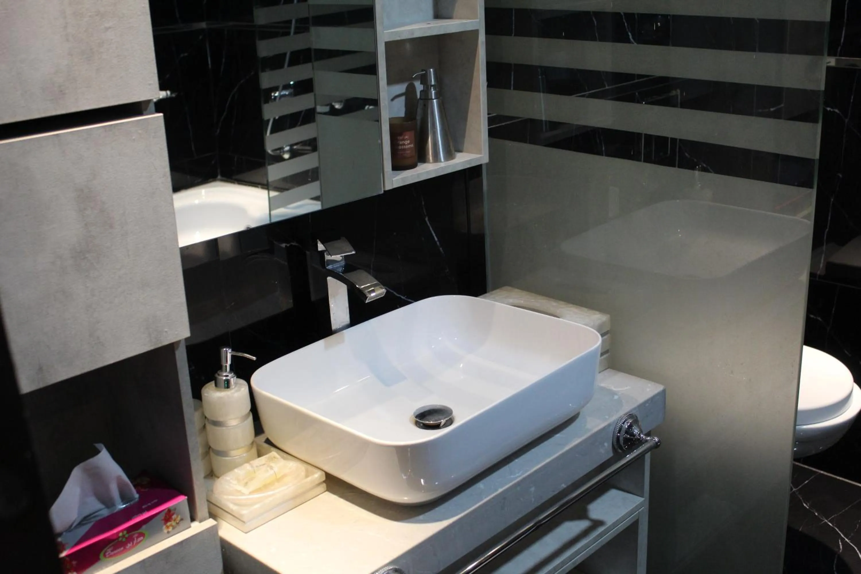 Bathroom in هذه ليلتي فرع اليرموك- This Lailaty Al Yarmouk Branch