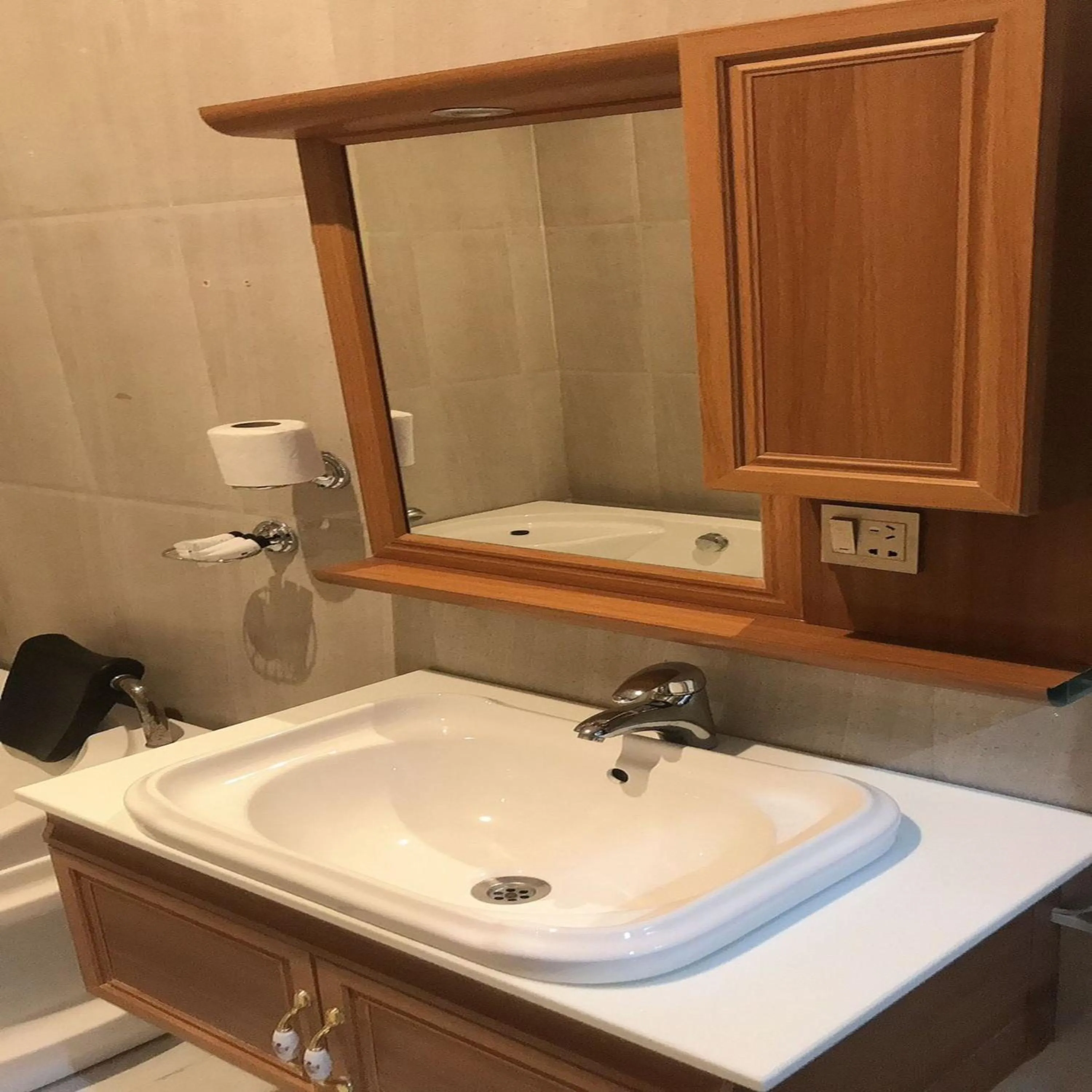 Bathroom in هذه ليلتي فرع اليرموك- This Lailaty Al Yarmouk Branch